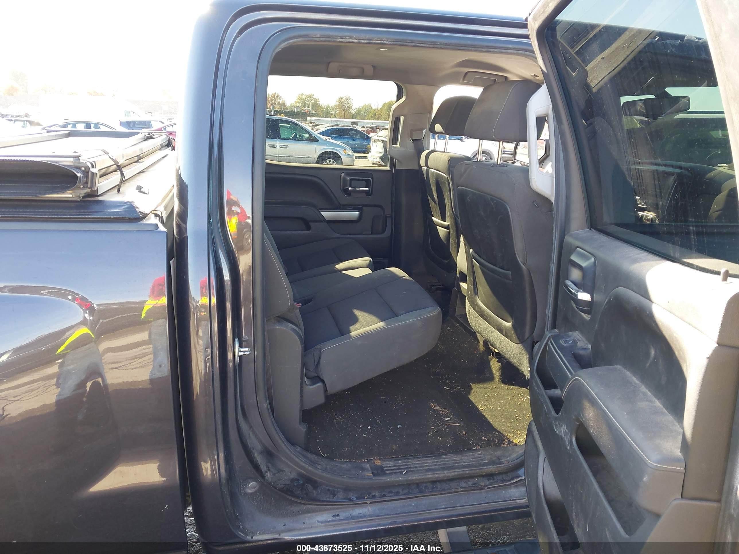 CHEVROLET SILVERADO image 8