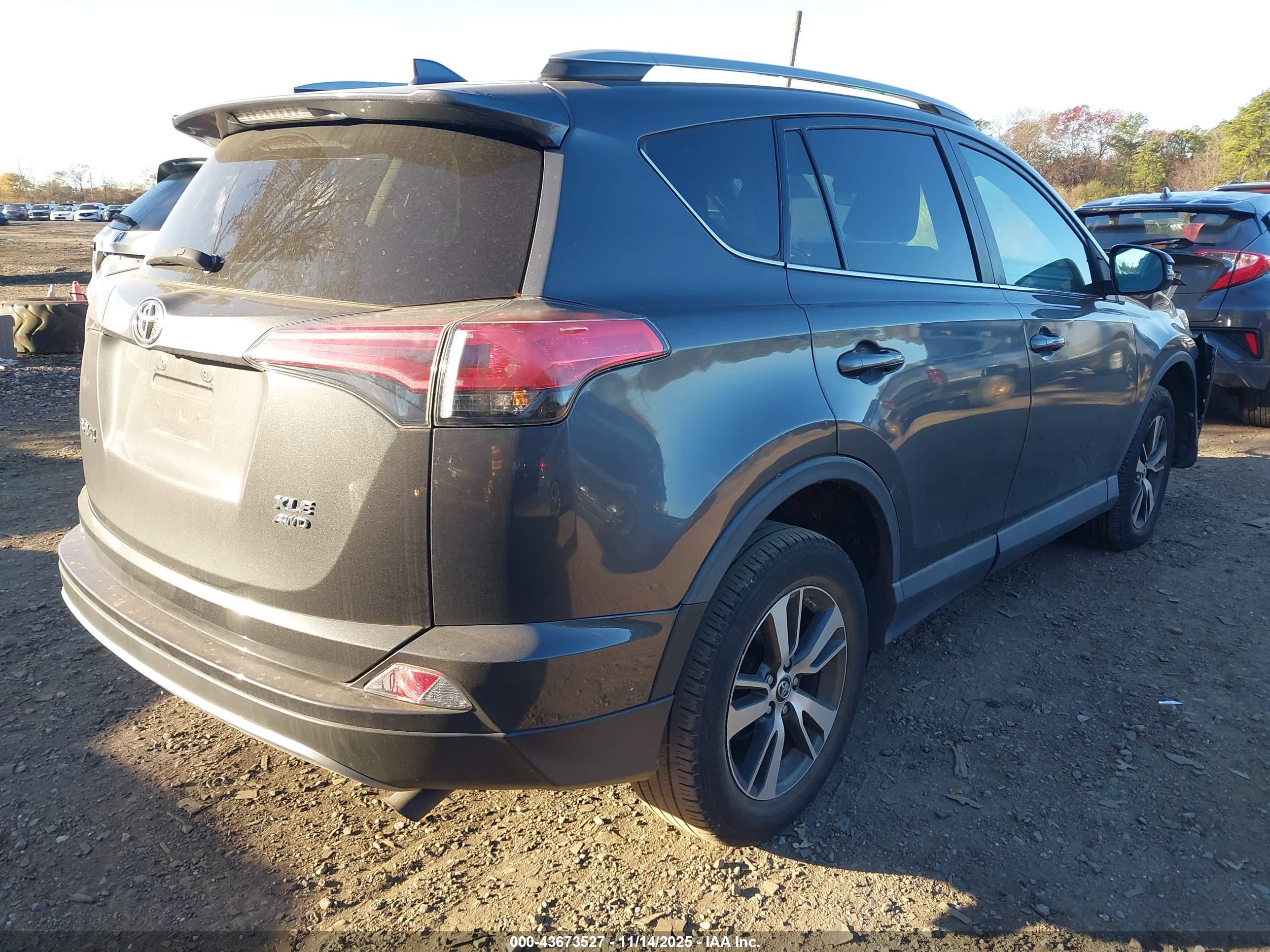 TOYOTA RAV4 image 4