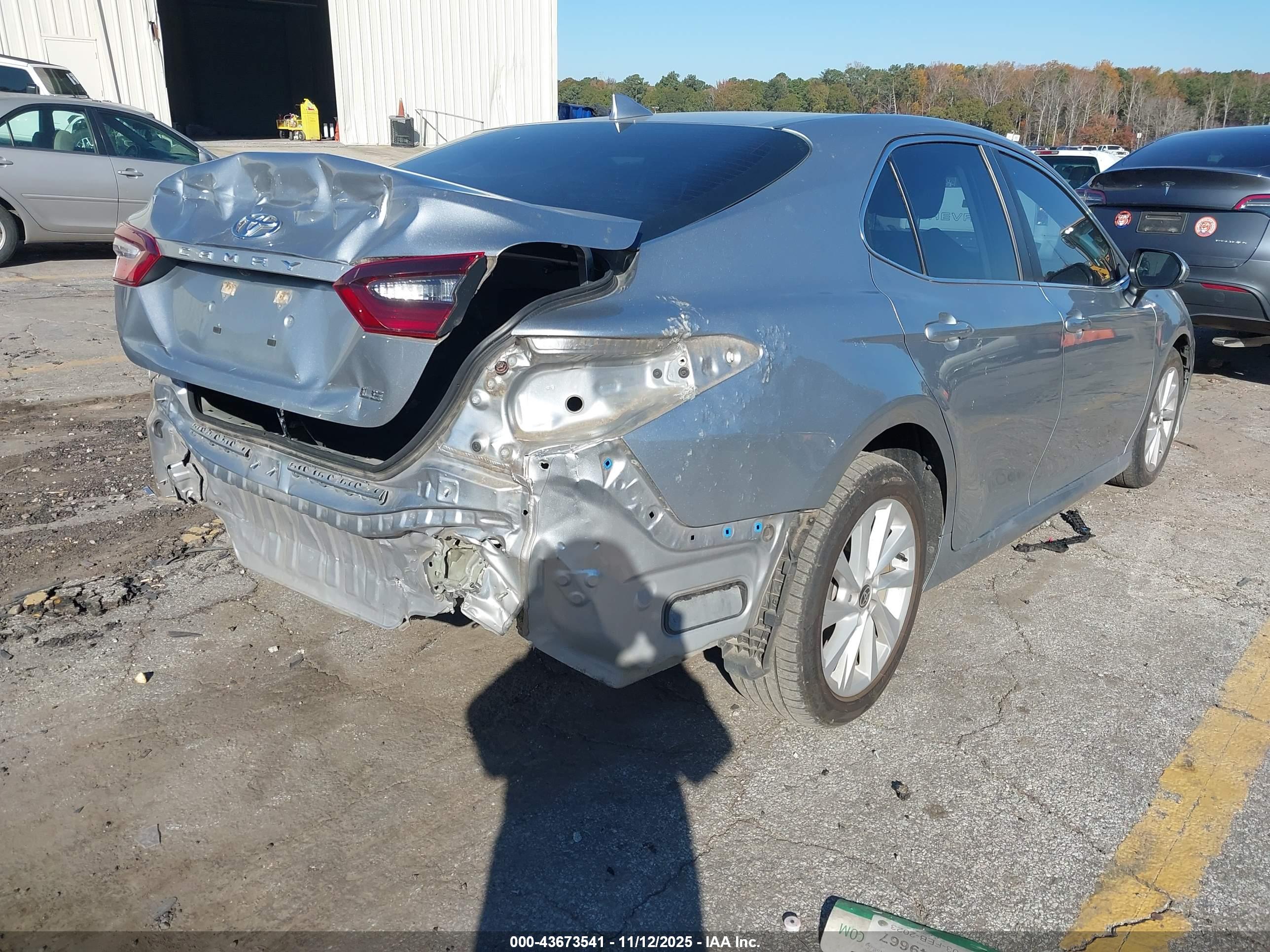 TOYOTA CAMRY image 4