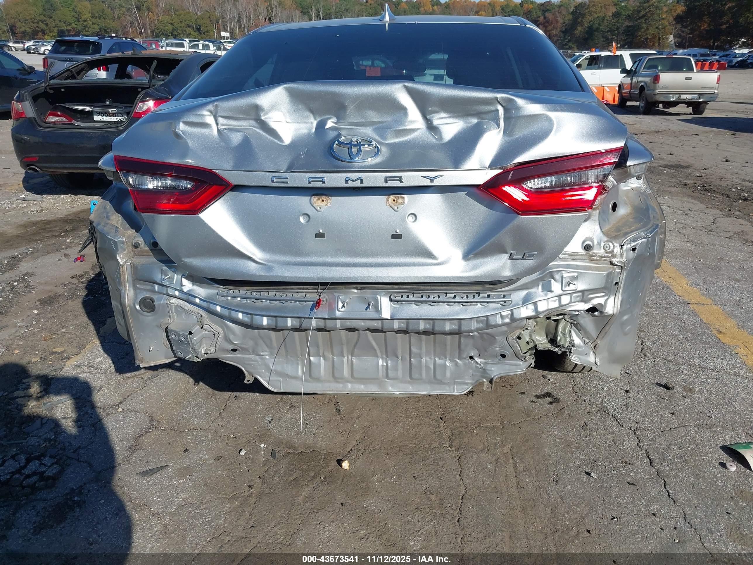 TOYOTA CAMRY image 6