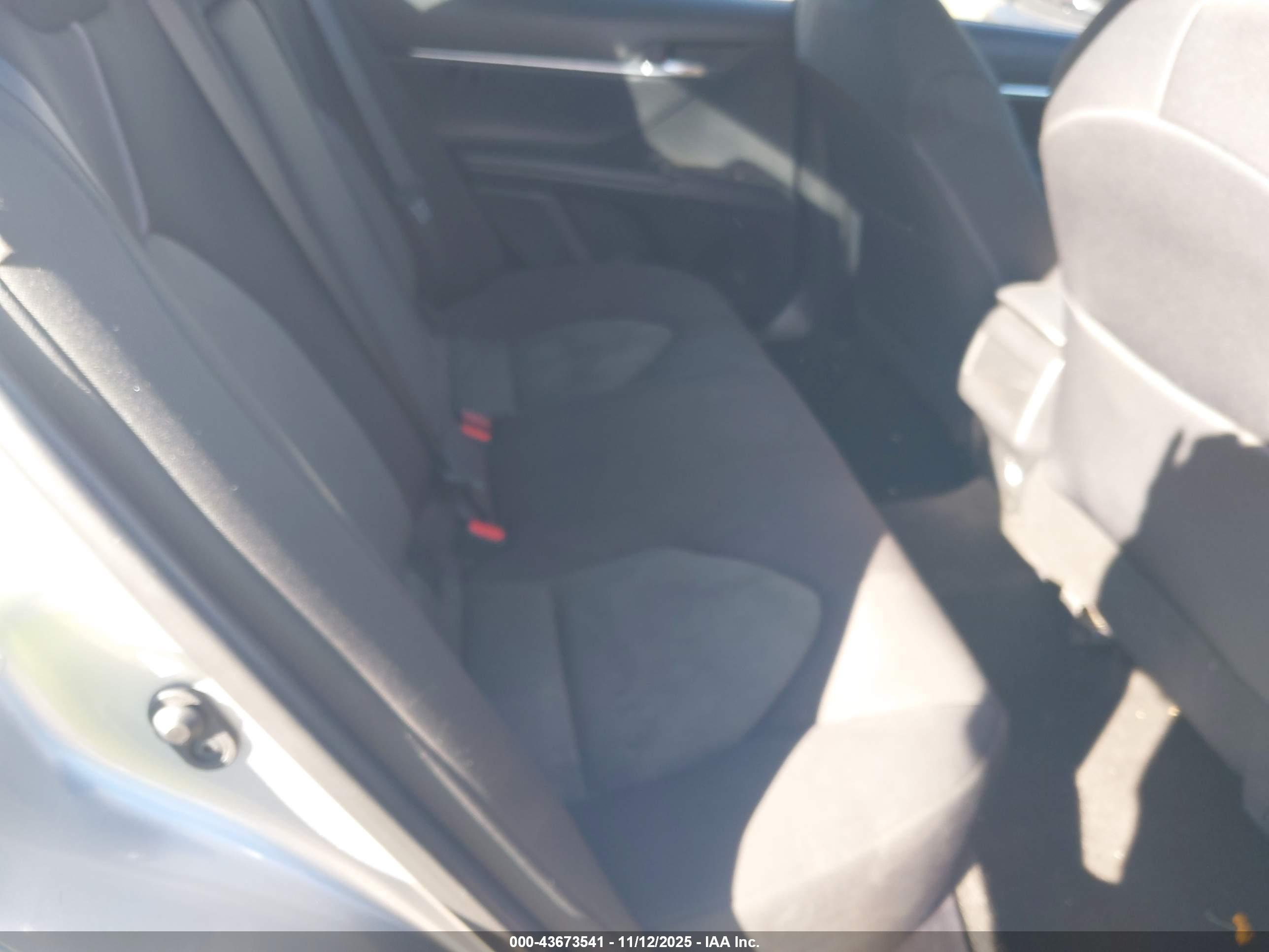 TOYOTA CAMRY image 8