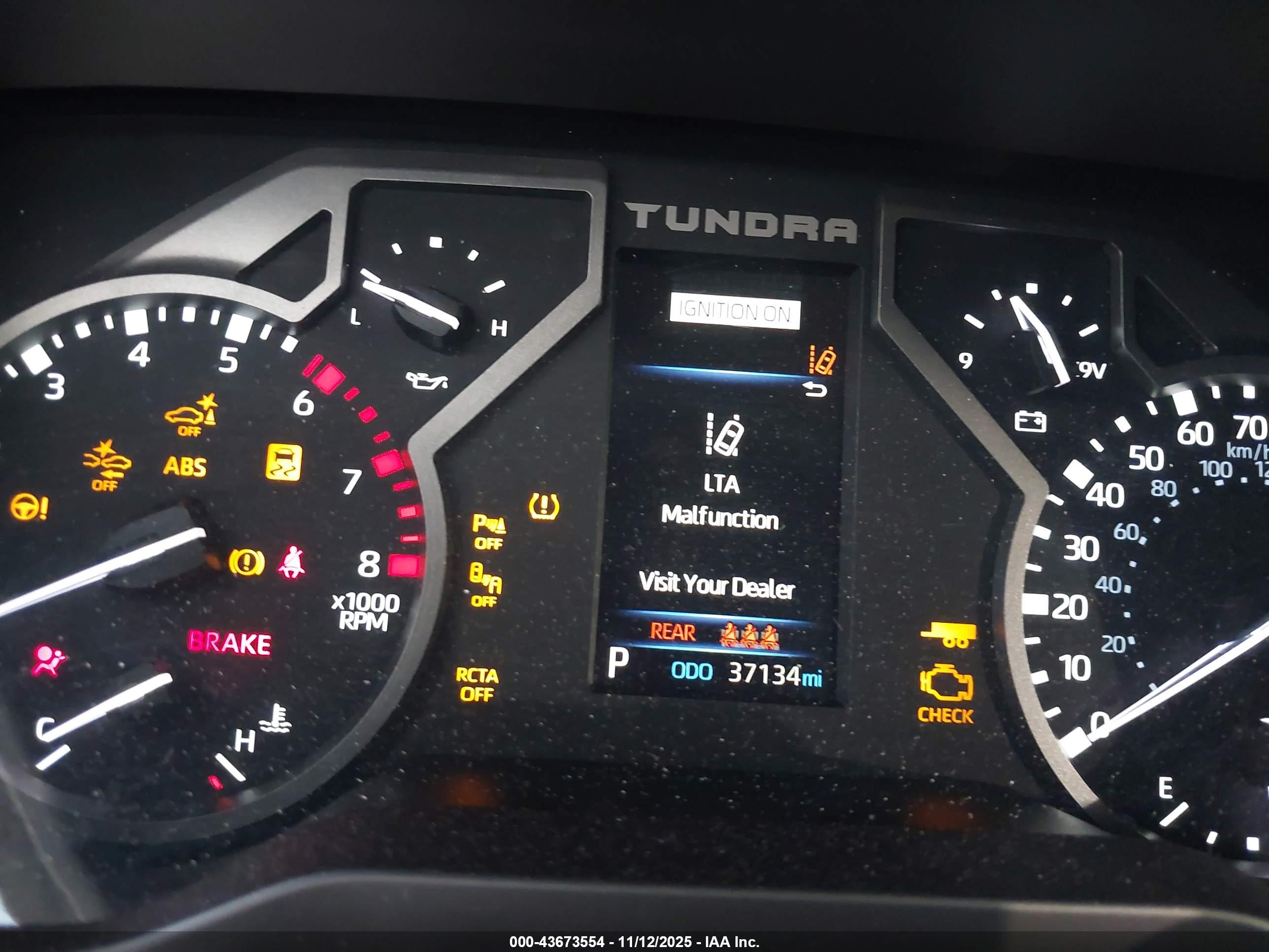 TOYOTA TUNDRA image 7