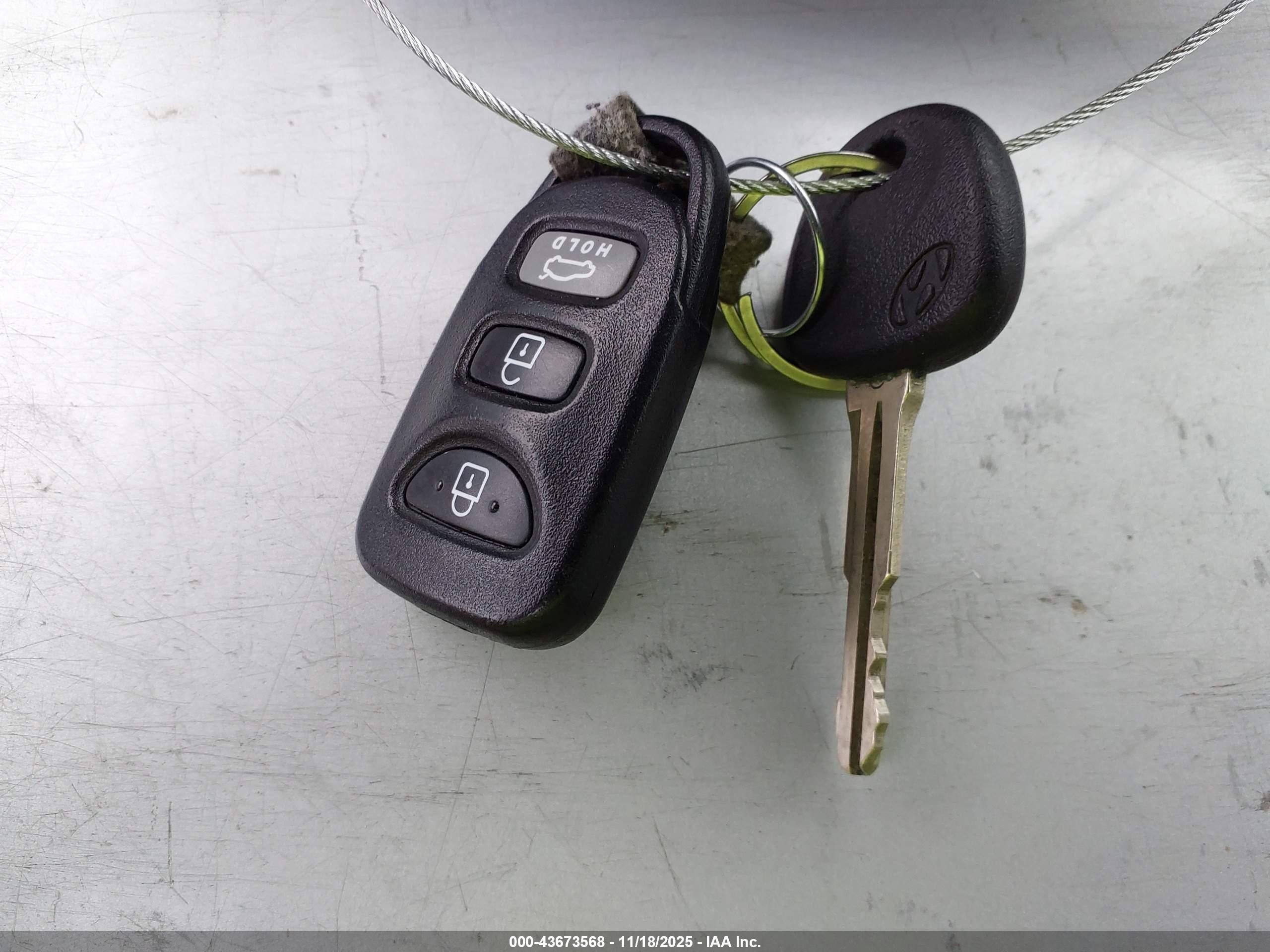 HYUNDAI ELANTRA image 11