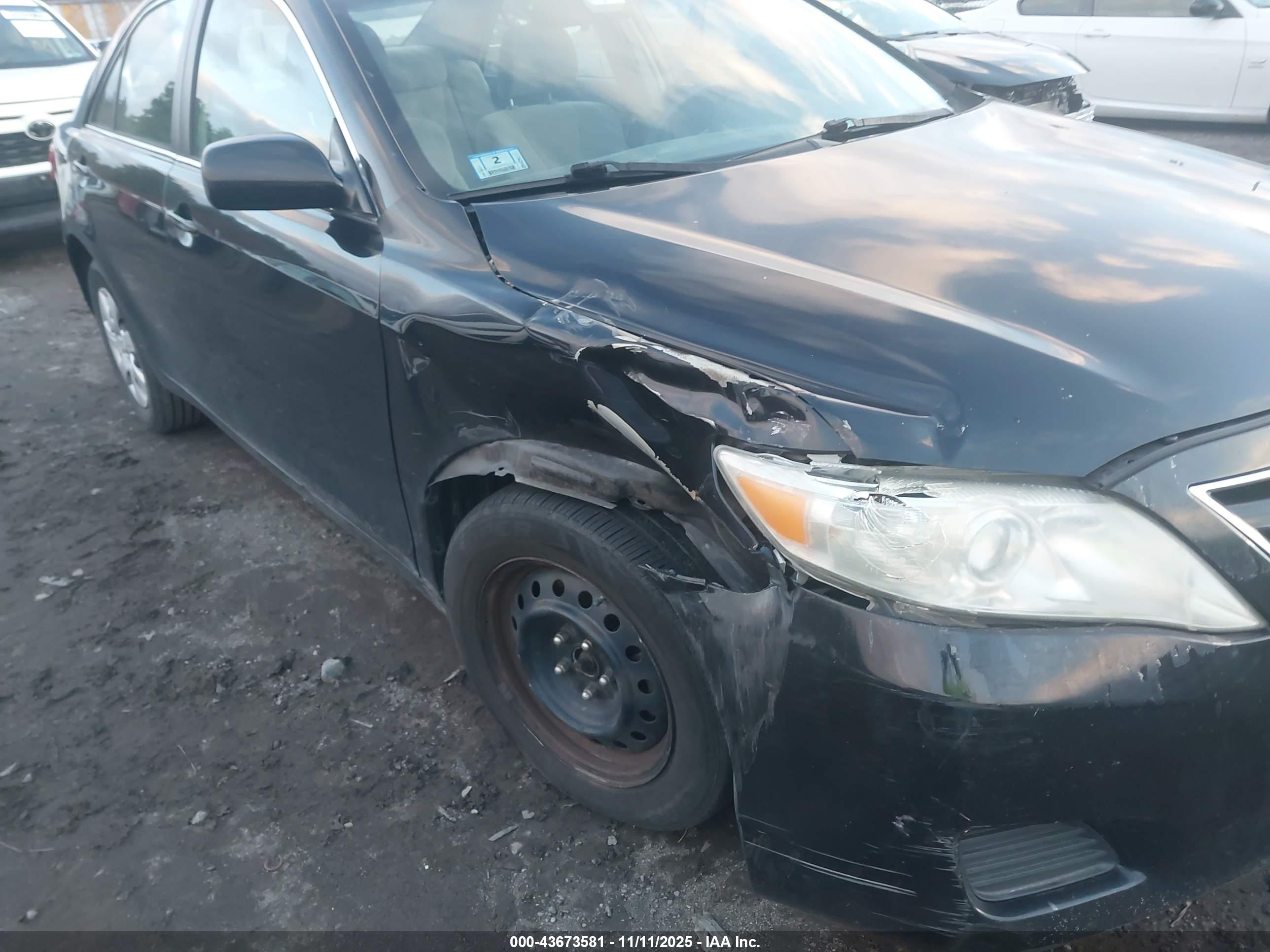 TOYOTA CAMRY image 6
