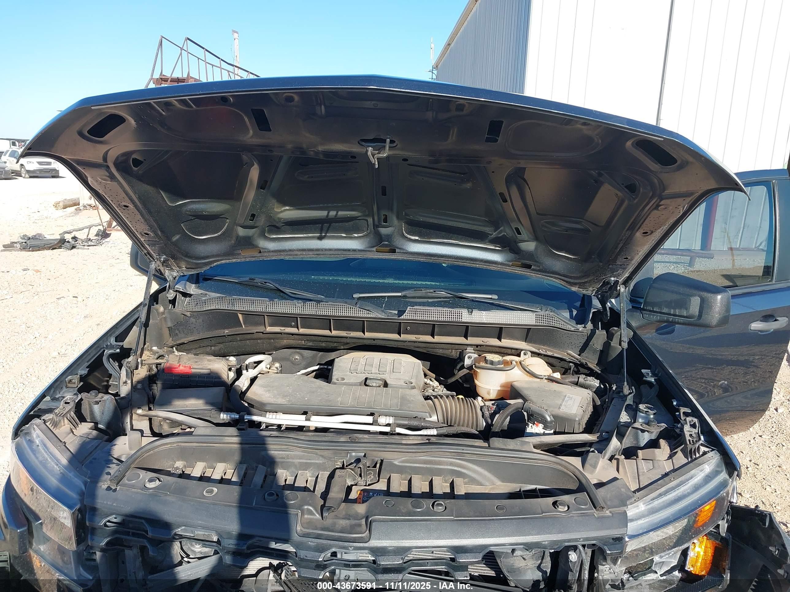 CHEVROLET SILVERADO image 10