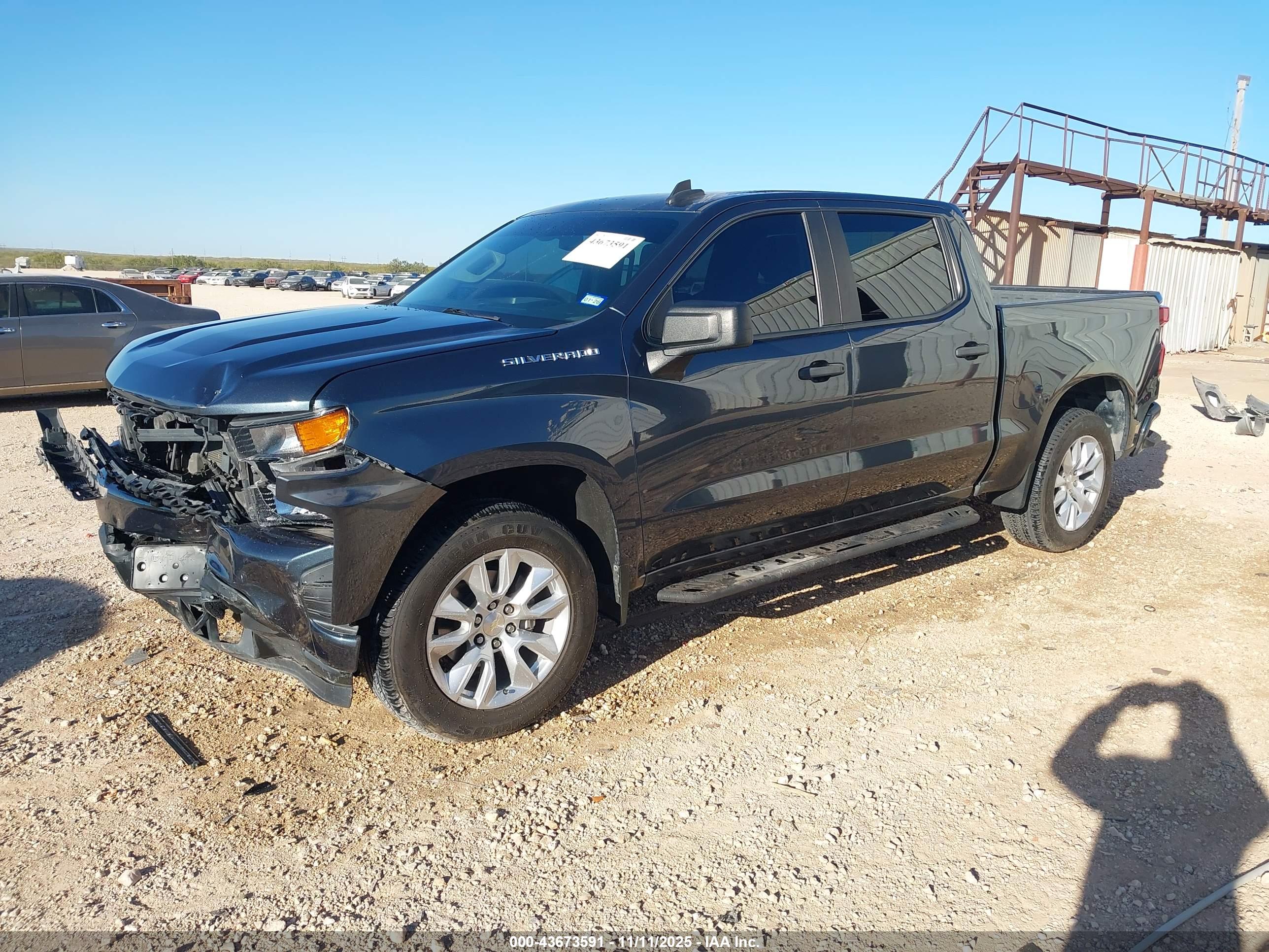 CHEVROLET SILVERADO image 2