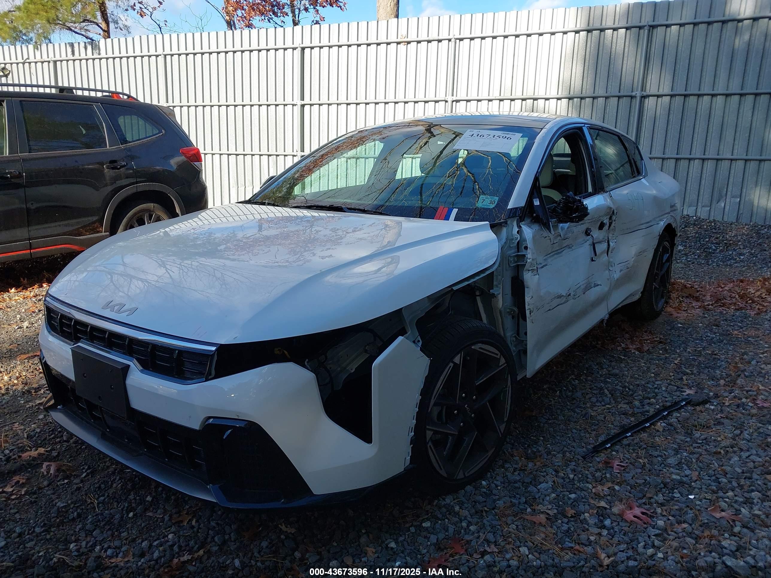 KIA K4 image 6