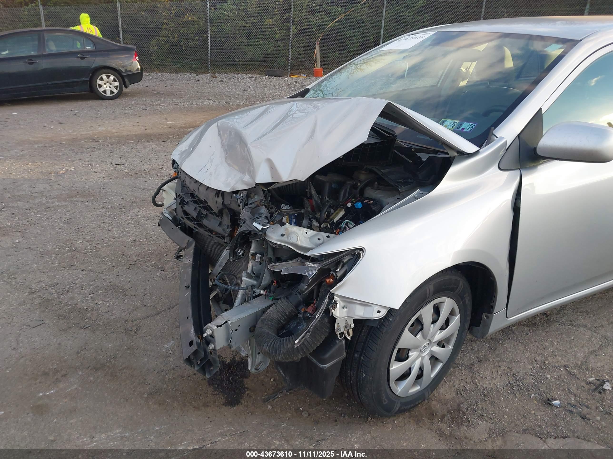 TOYOTA COROLLA image 6
