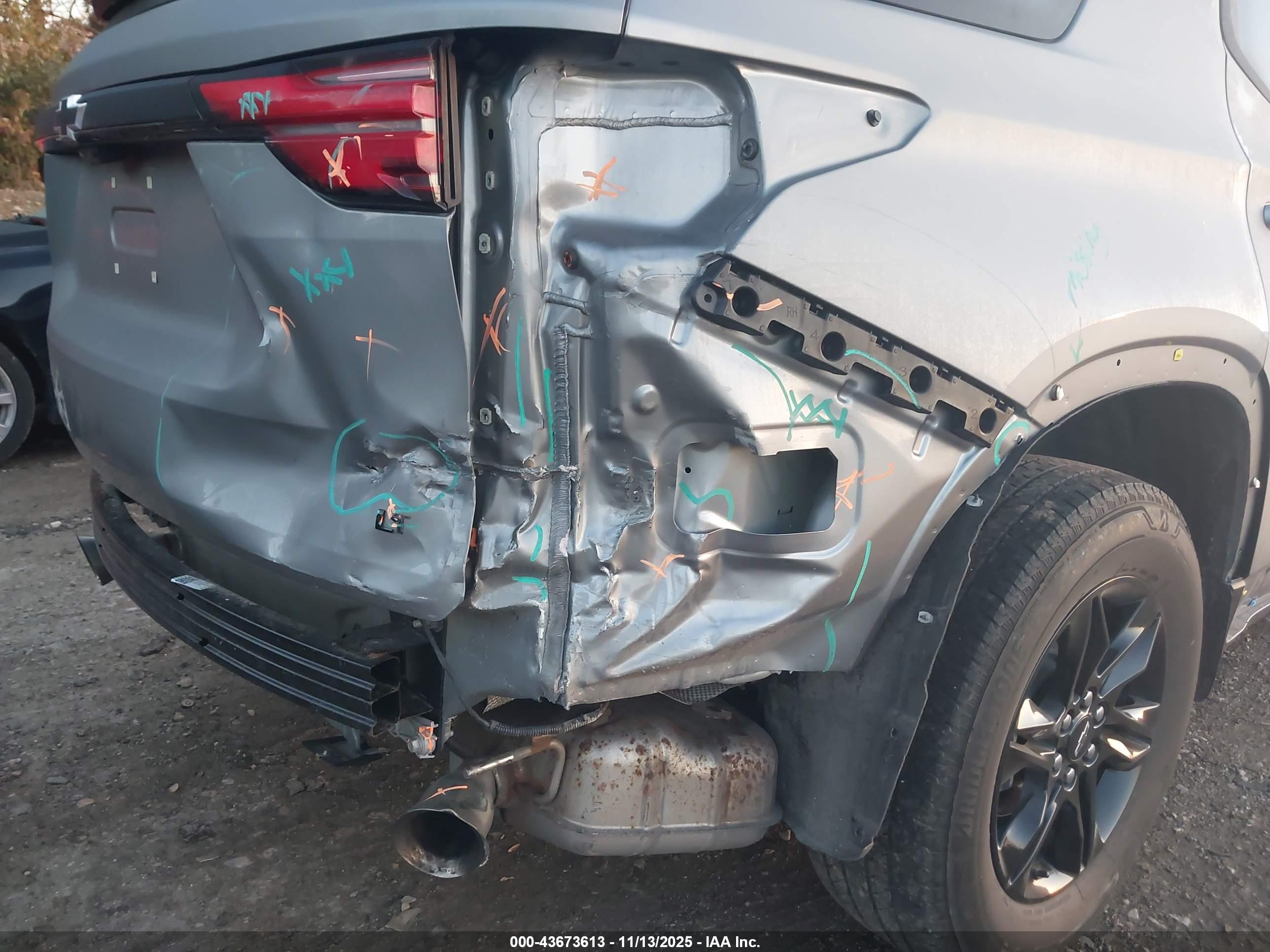 CHEVROLET TRAVERSE image 6