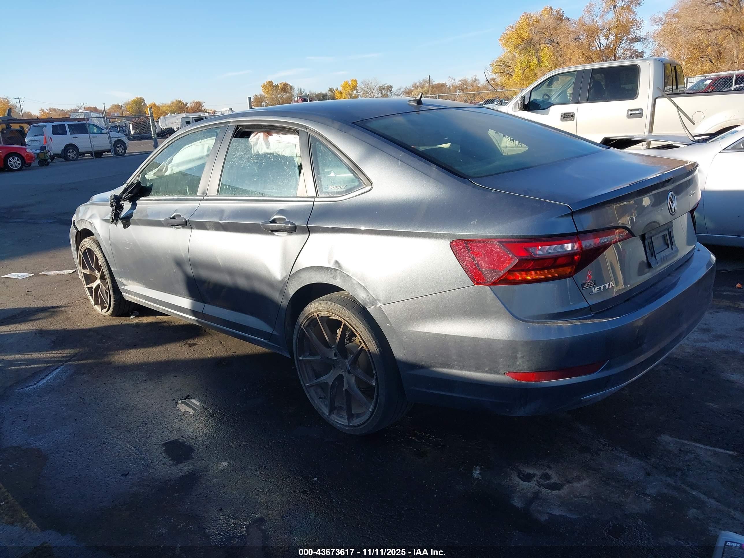 VOLKSWAGEN JETTA image 3