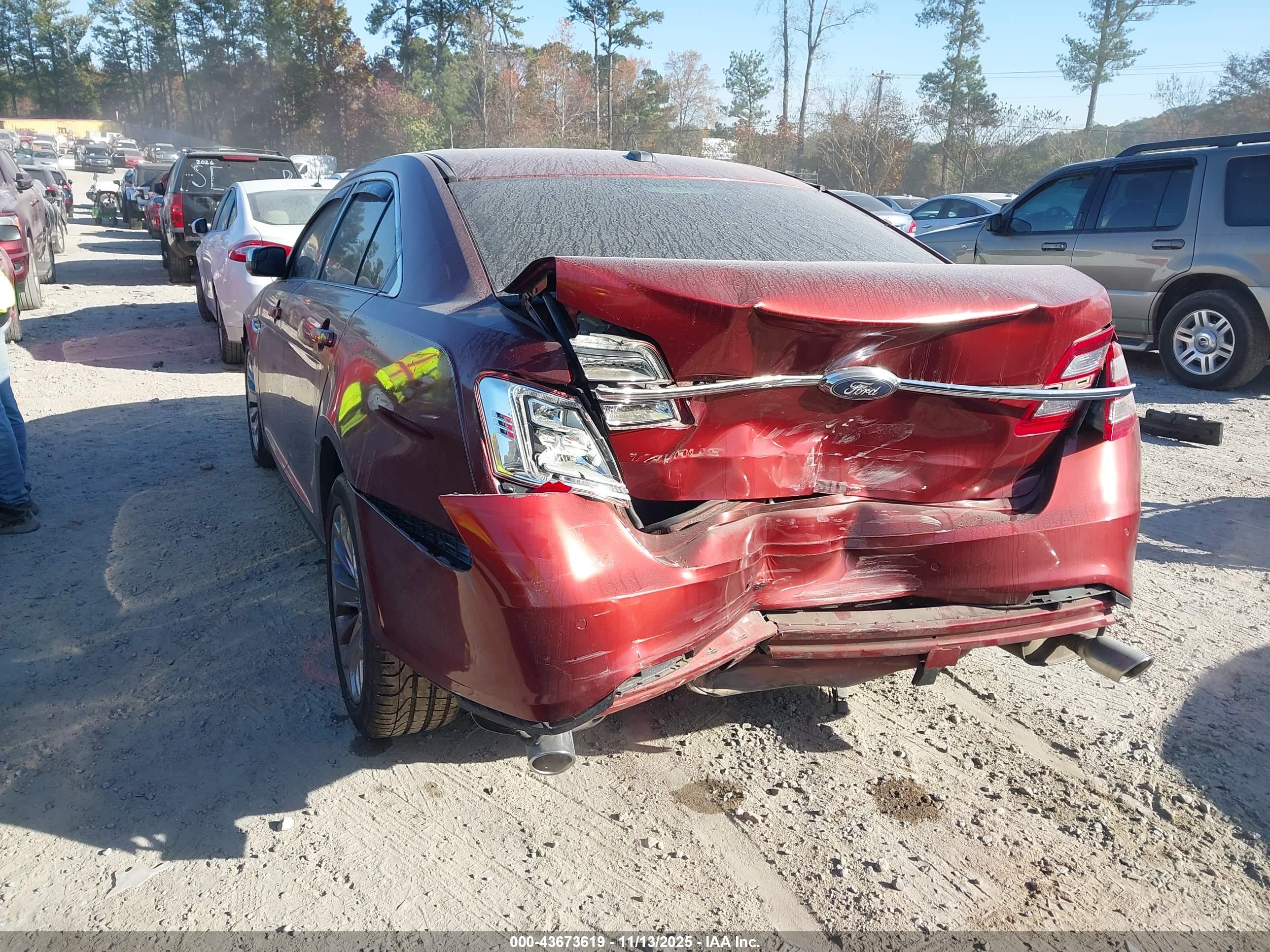 FORD TAURUS image 3
