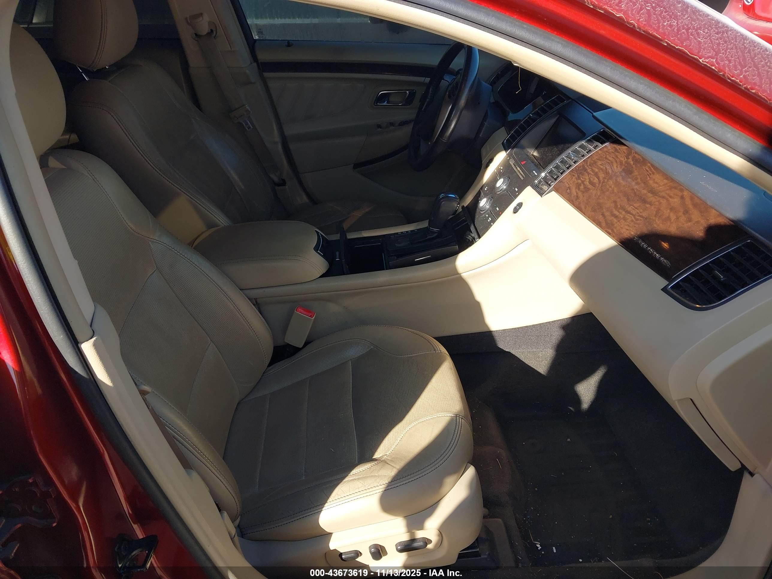 FORD TAURUS image 5