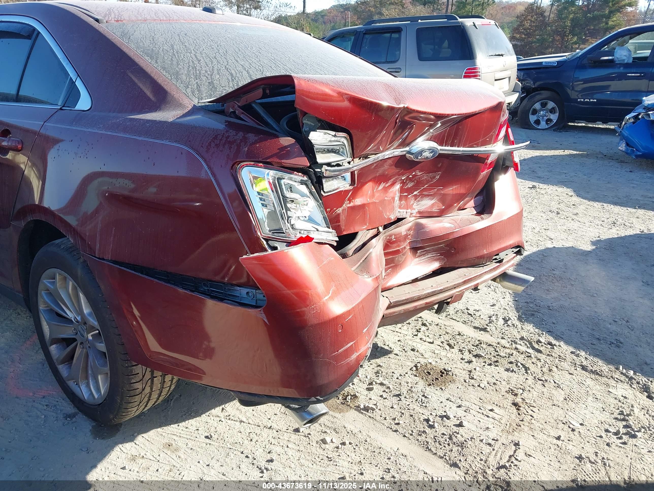FORD TAURUS image 6