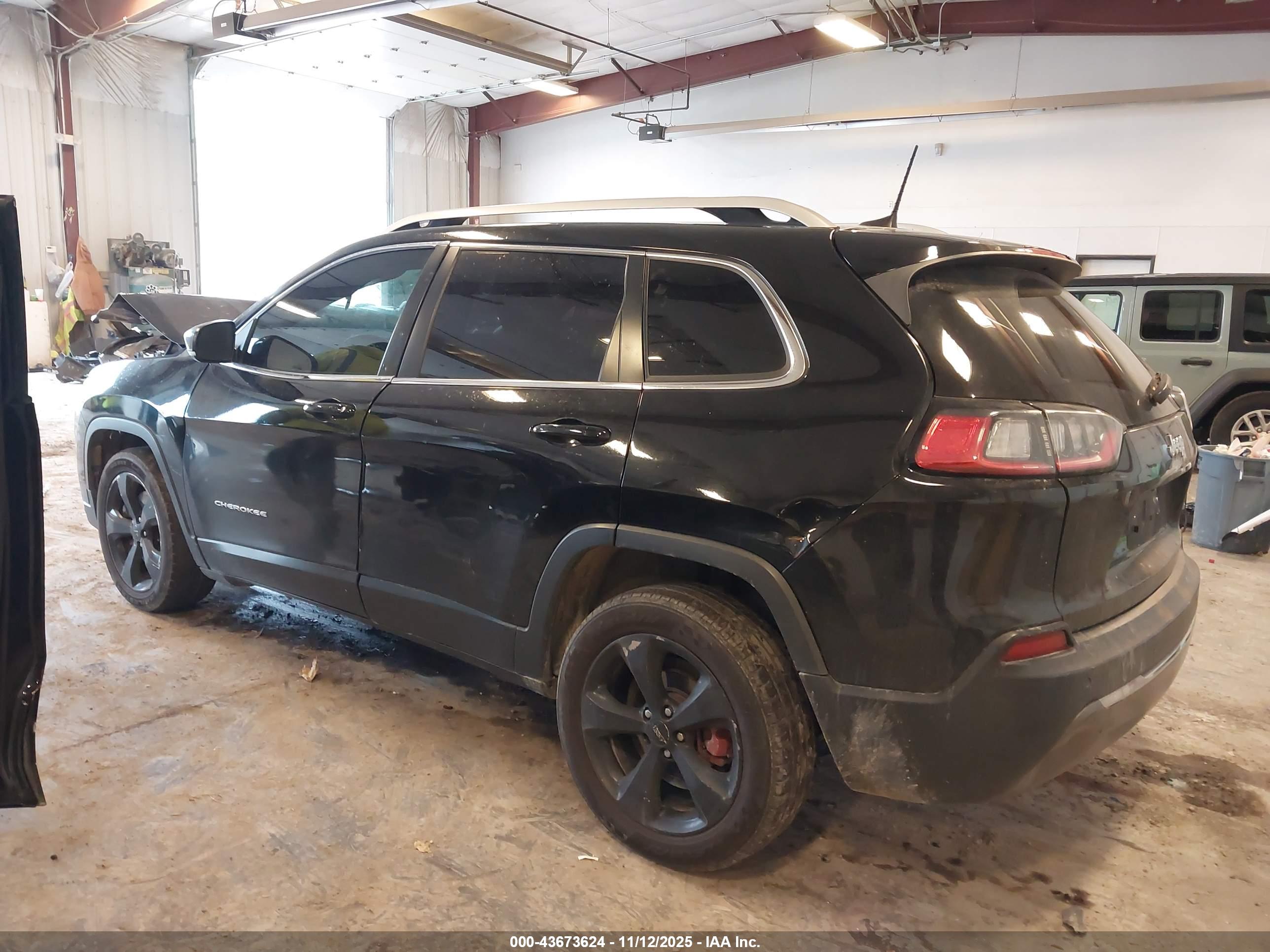 JEEP CHEROKEE image 3