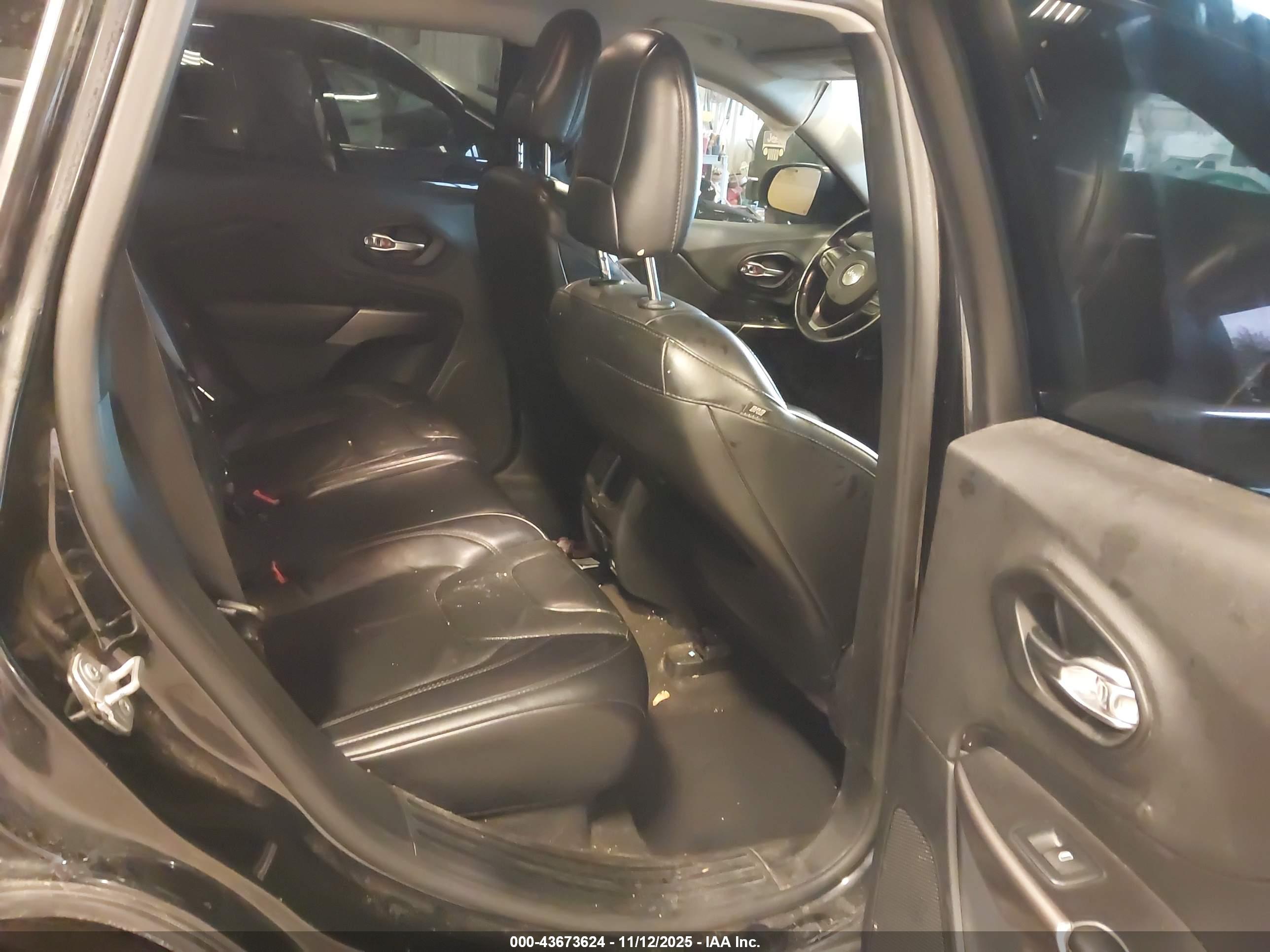 JEEP CHEROKEE image 8