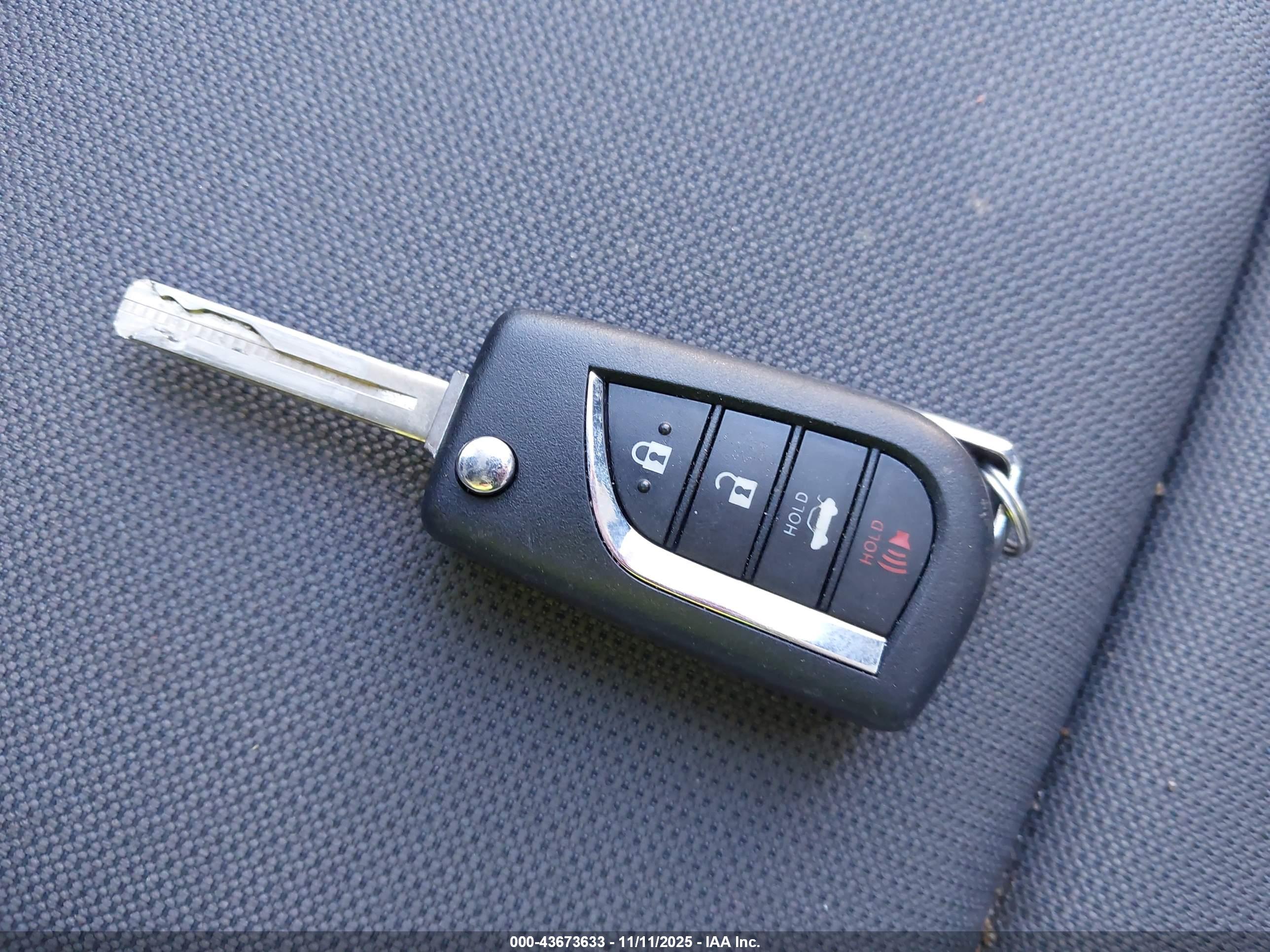 TOYOTA COROLLA image 11
