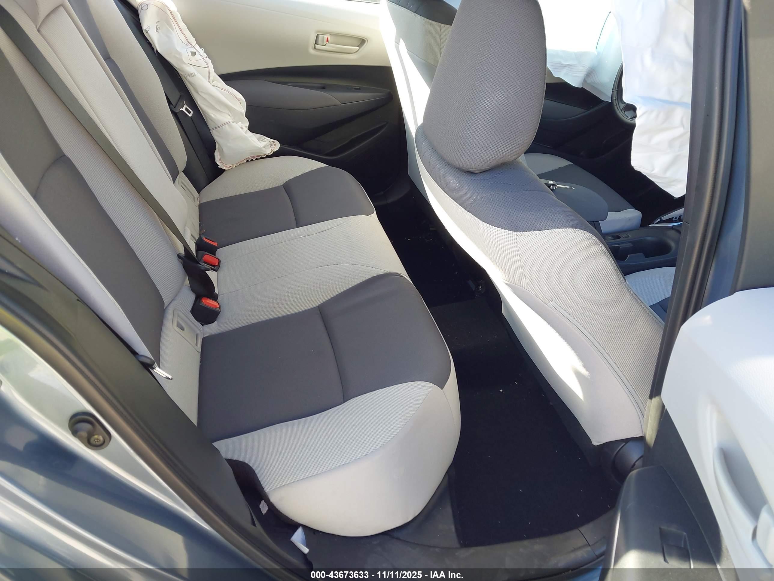 TOYOTA COROLLA image 8