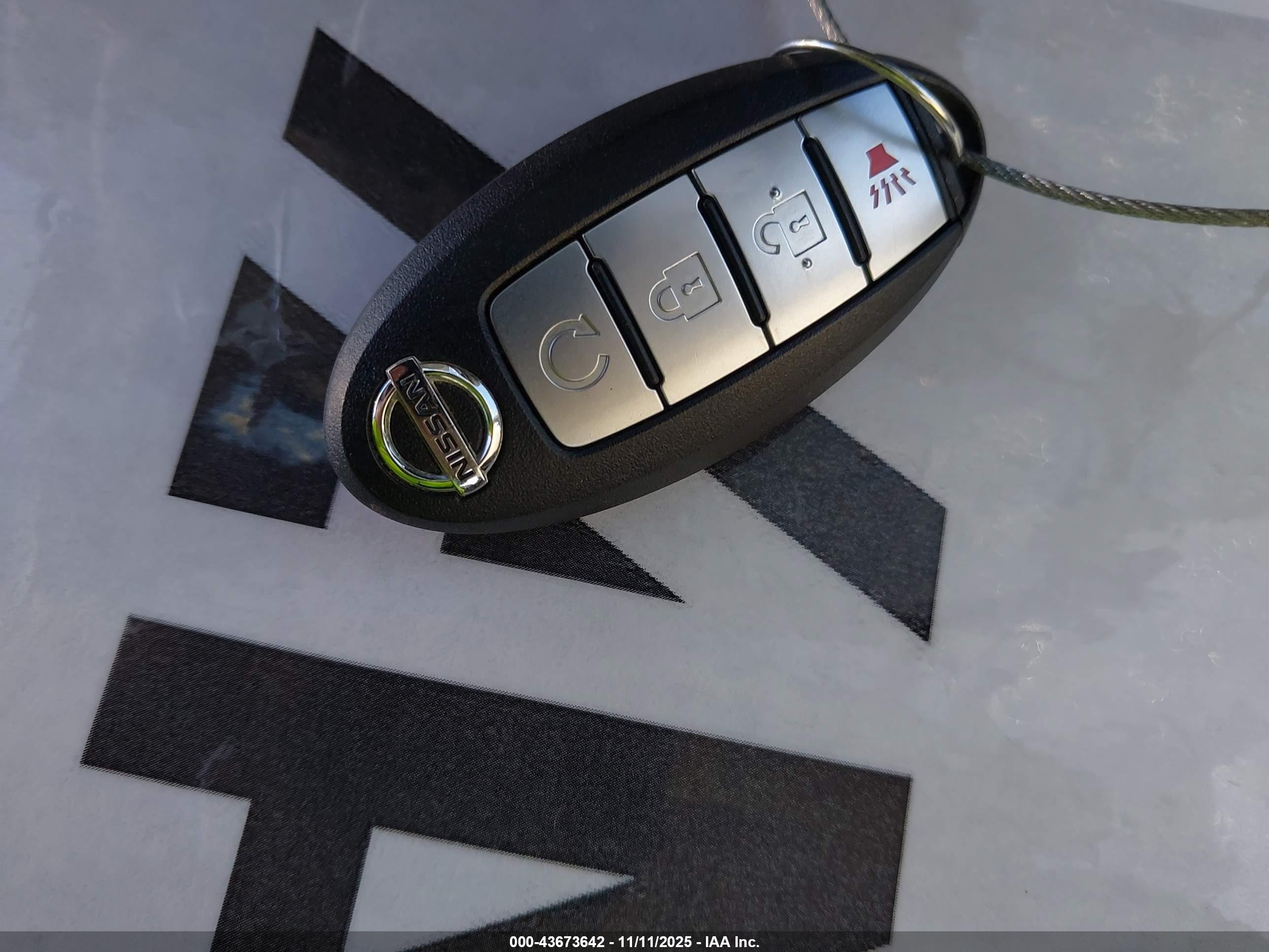 NISSAN ROGUE image 11