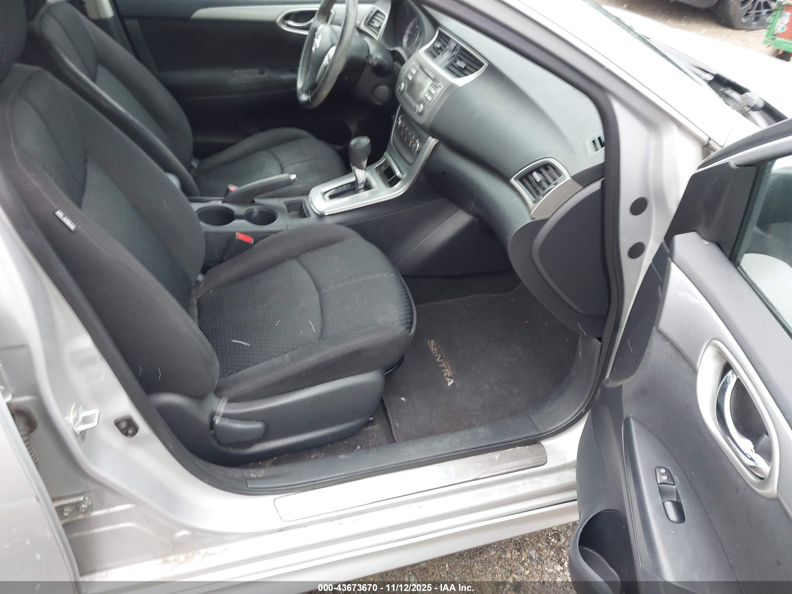 NISSAN SENTRA image 5