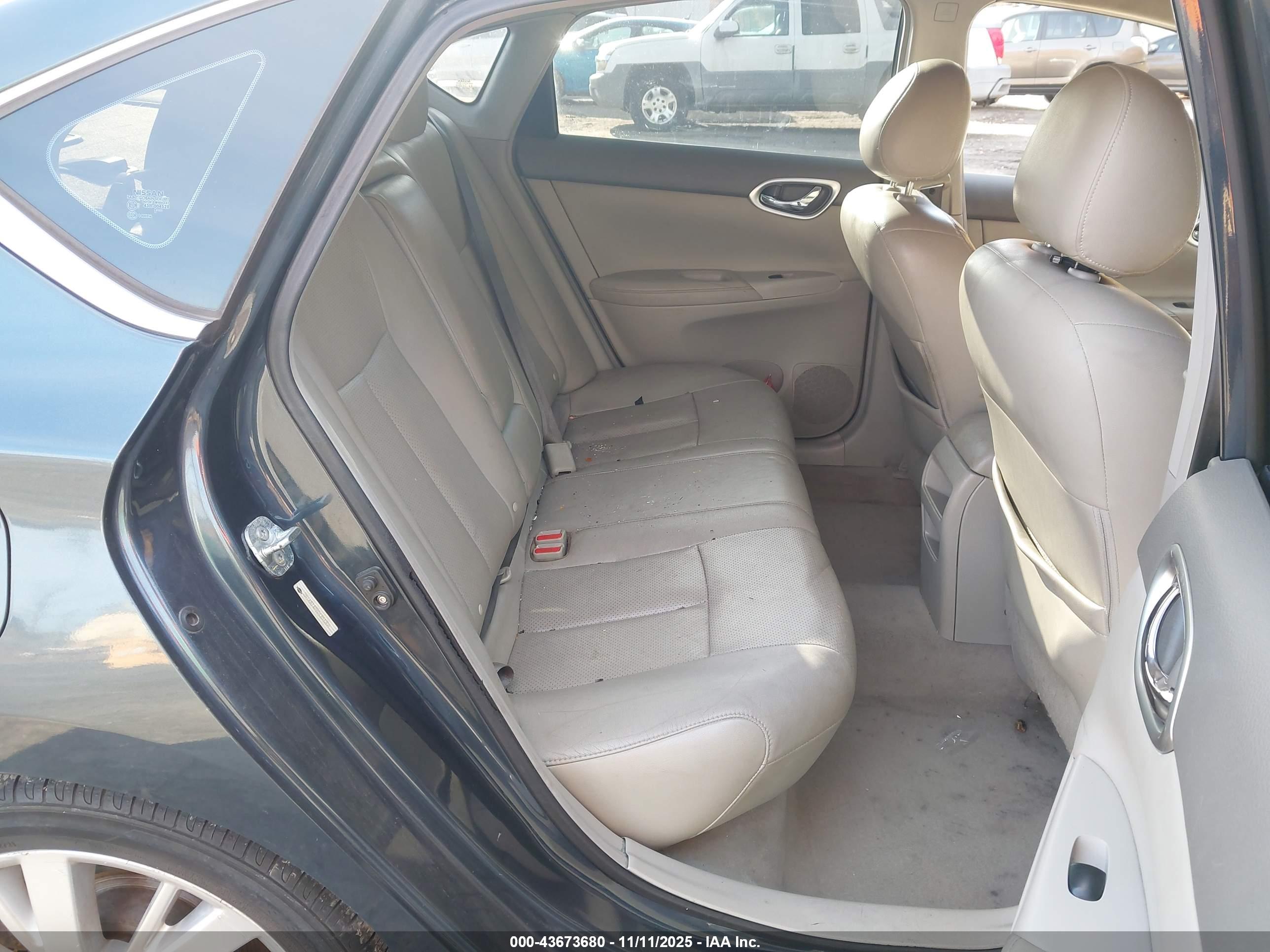 NISSAN SENTRA image 8