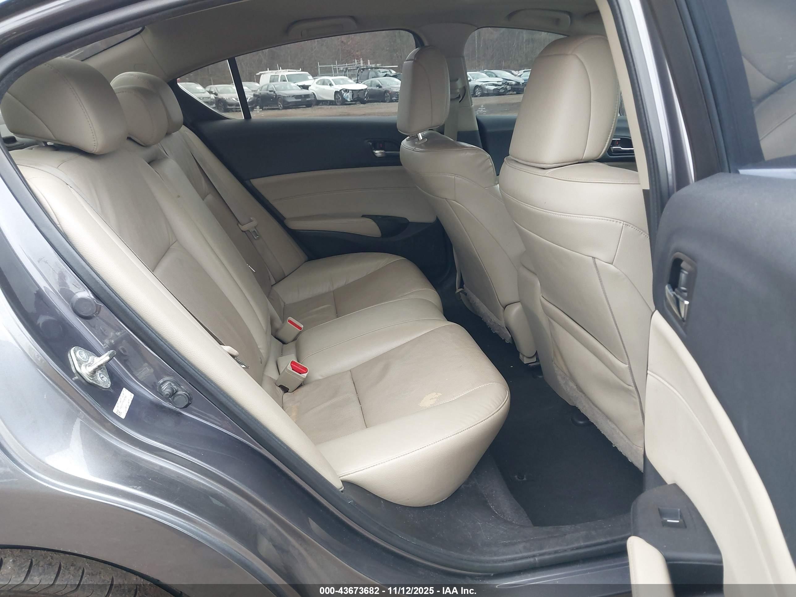 ACURA ILX image 8