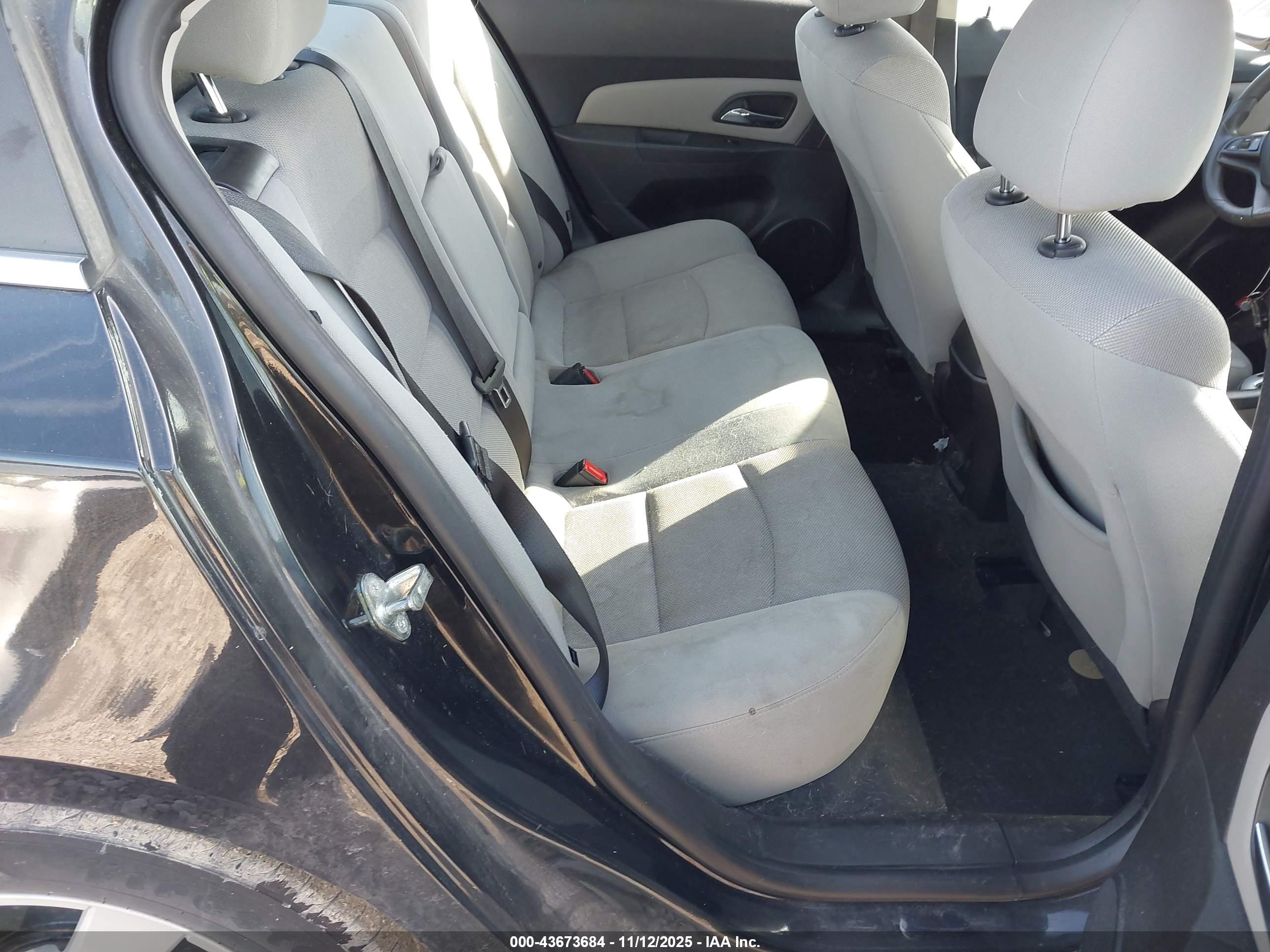 CHEVROLET CRUZE image 8