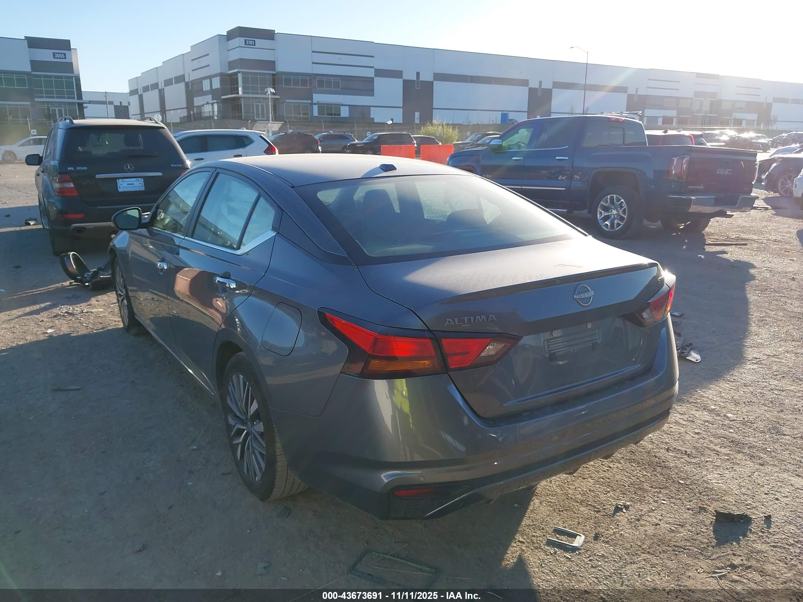 NISSAN ALTIMA image 3