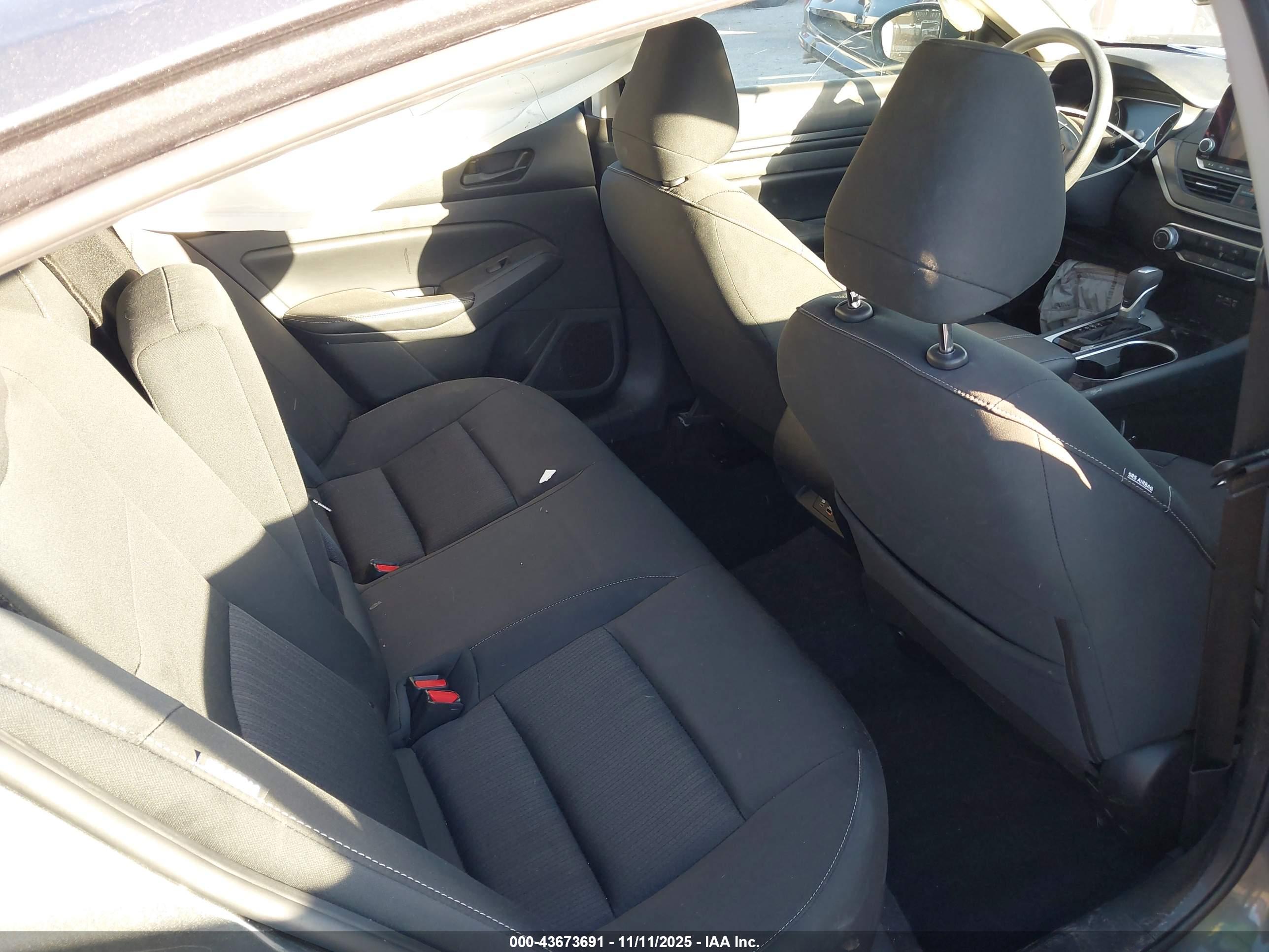 NISSAN ALTIMA image 8