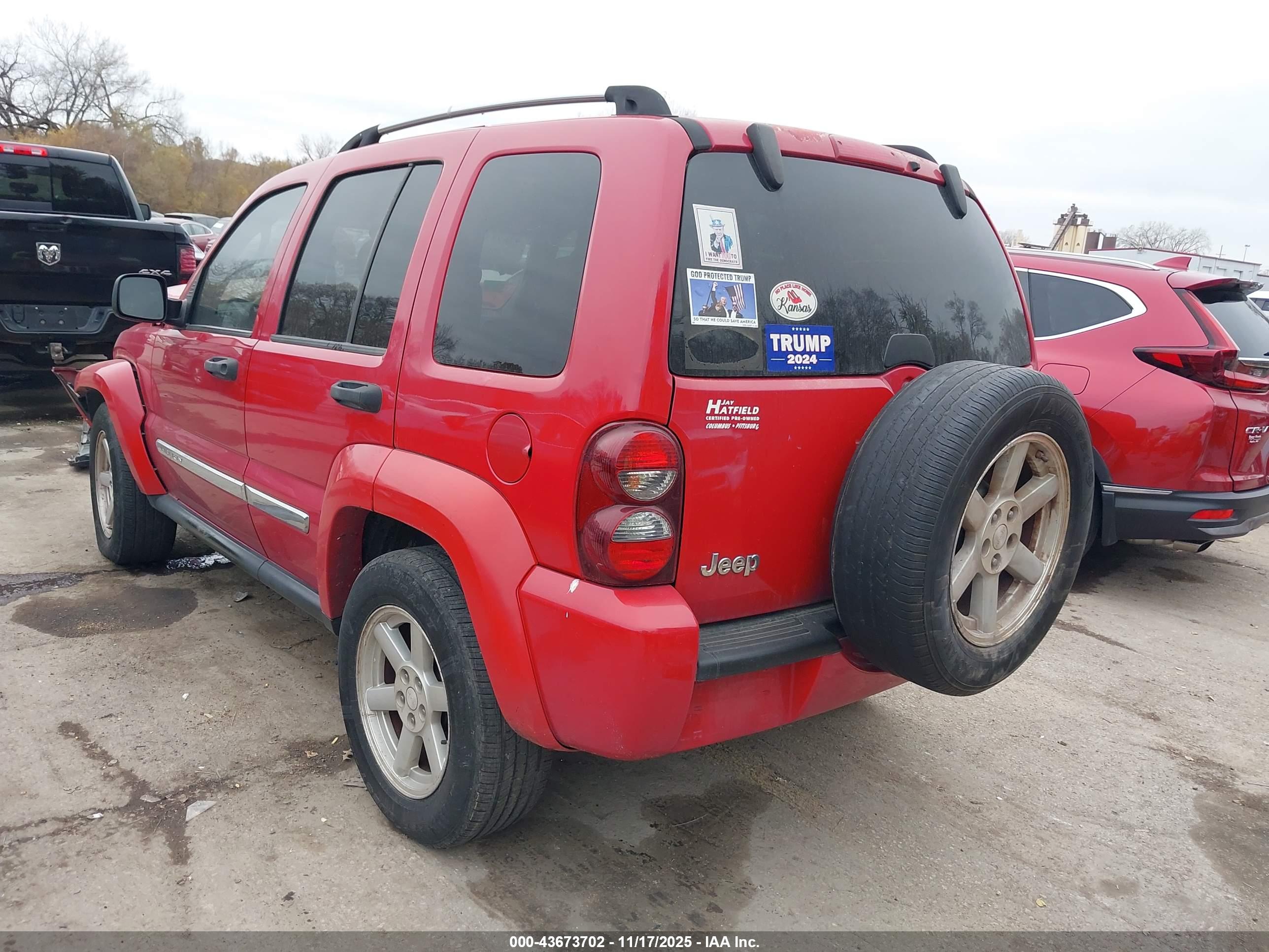 JEEP LIBERTY image 3