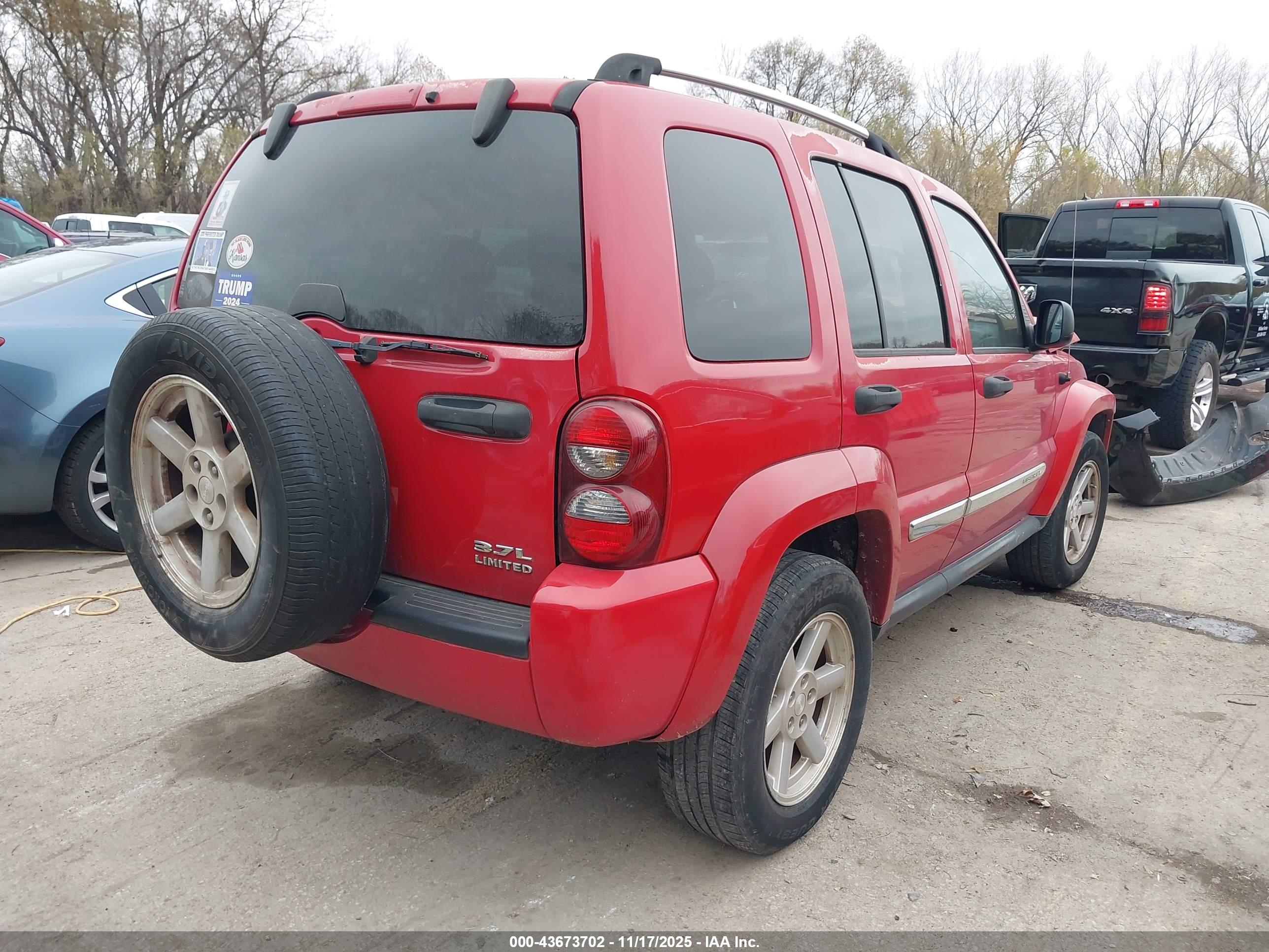 JEEP LIBERTY image 4