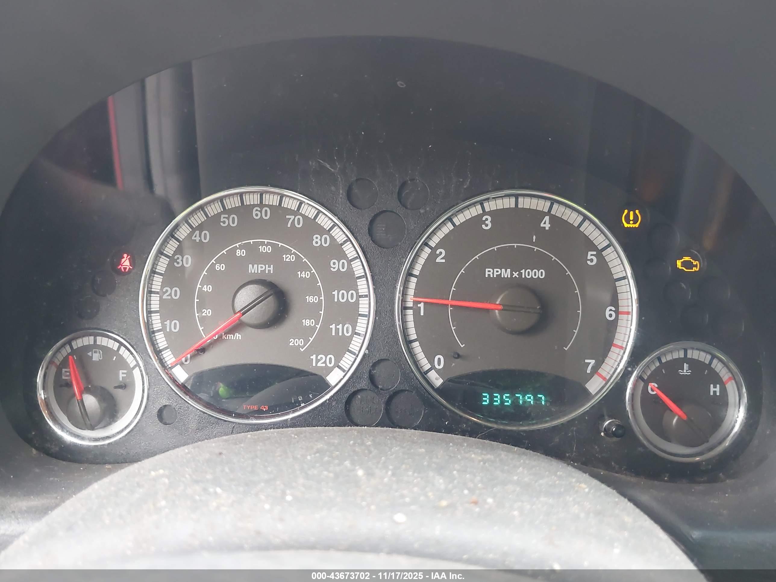 JEEP LIBERTY image 7