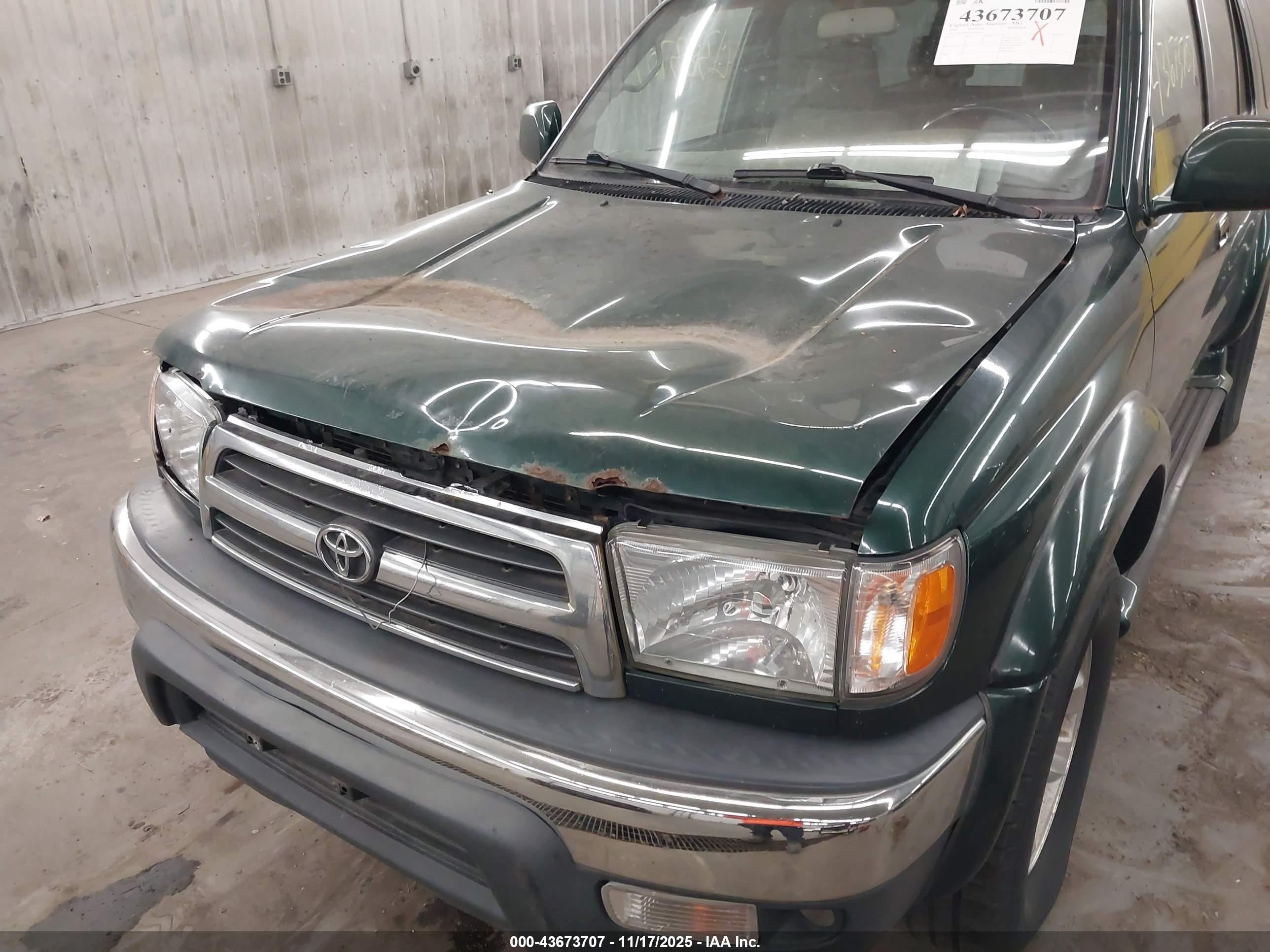 TOYOTA 4RUNNER image 6