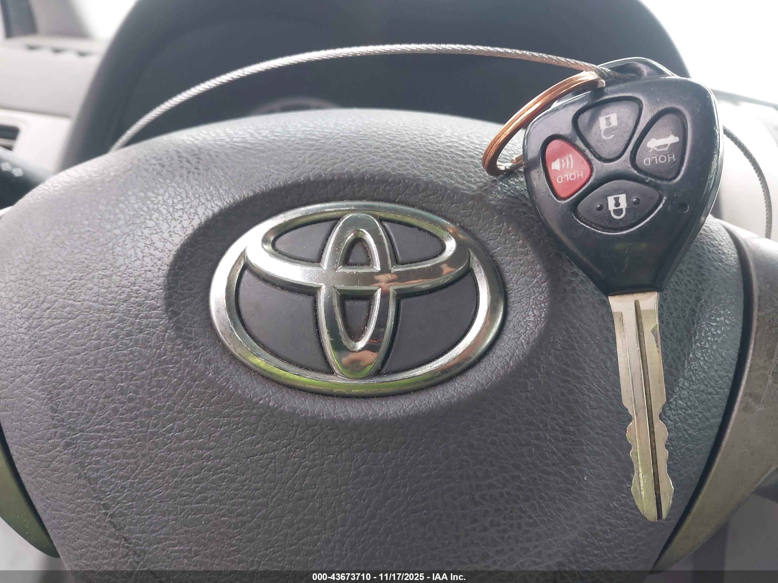 TOYOTA COROLLA image 11