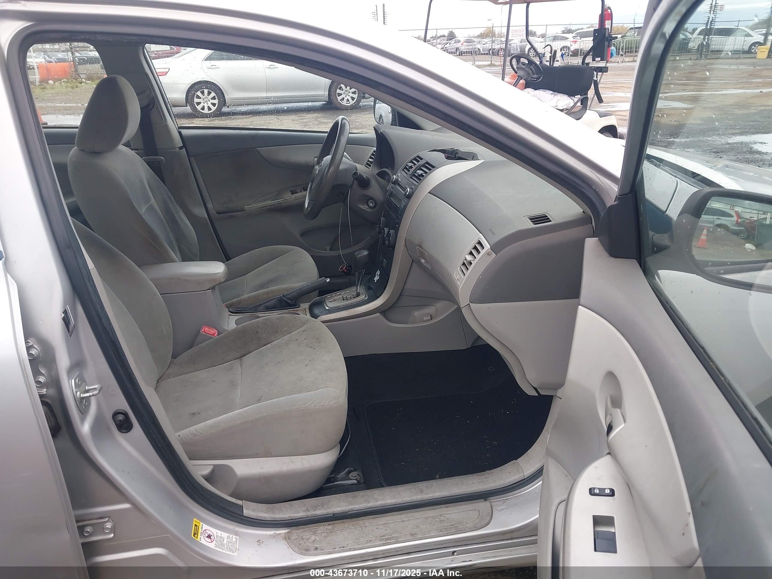 TOYOTA COROLLA image 5