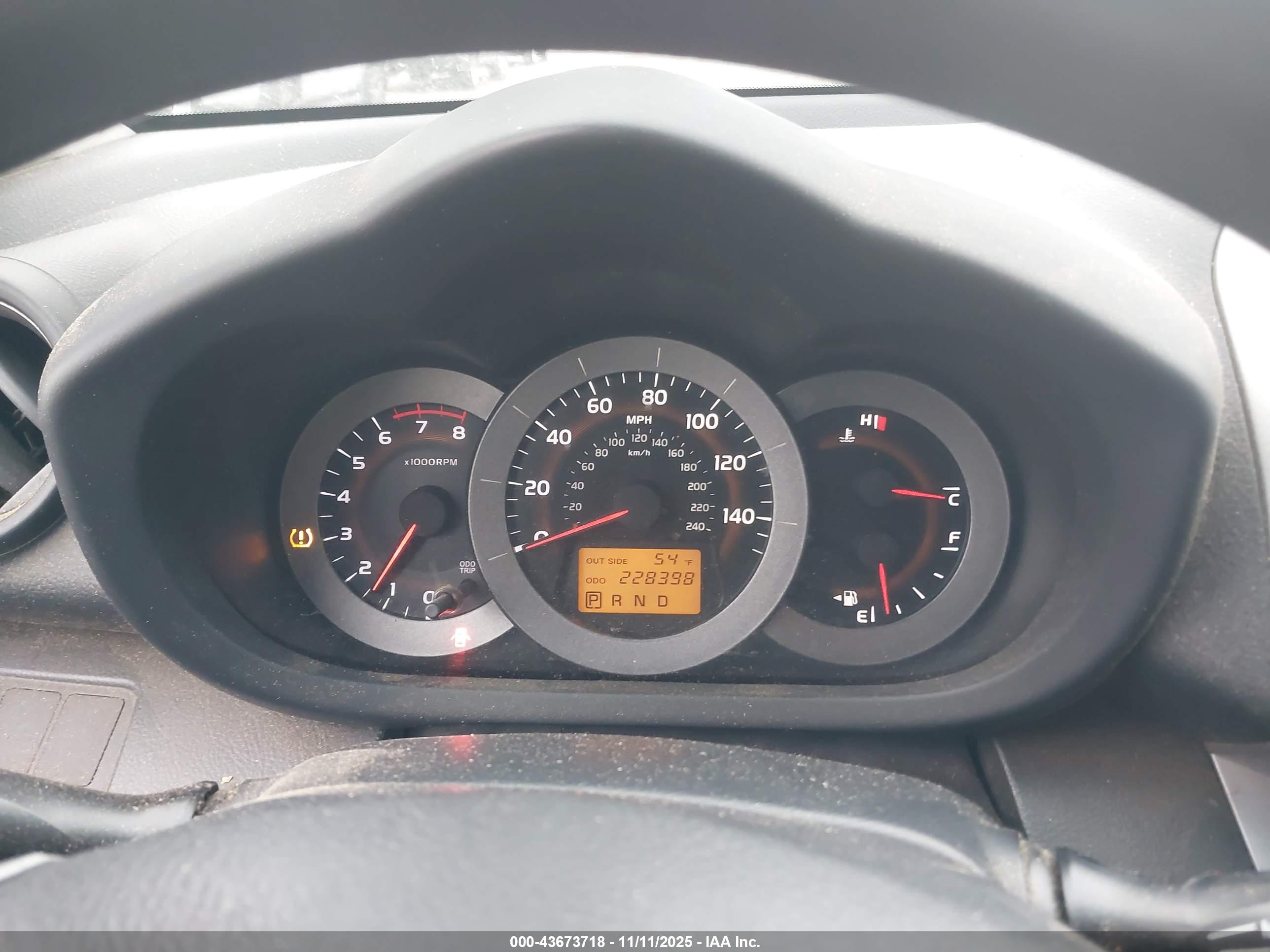TOYOTA RAV4 image 7