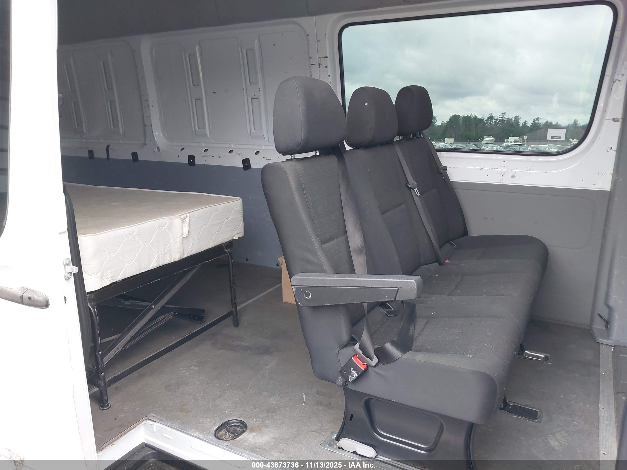 MERCEDES-BENZ SPRINTER image 8