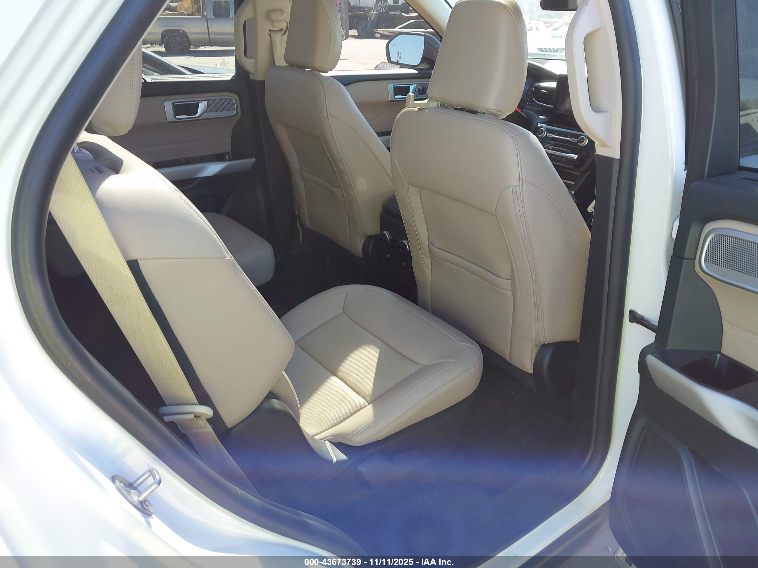 FORD EXPLORER image 8