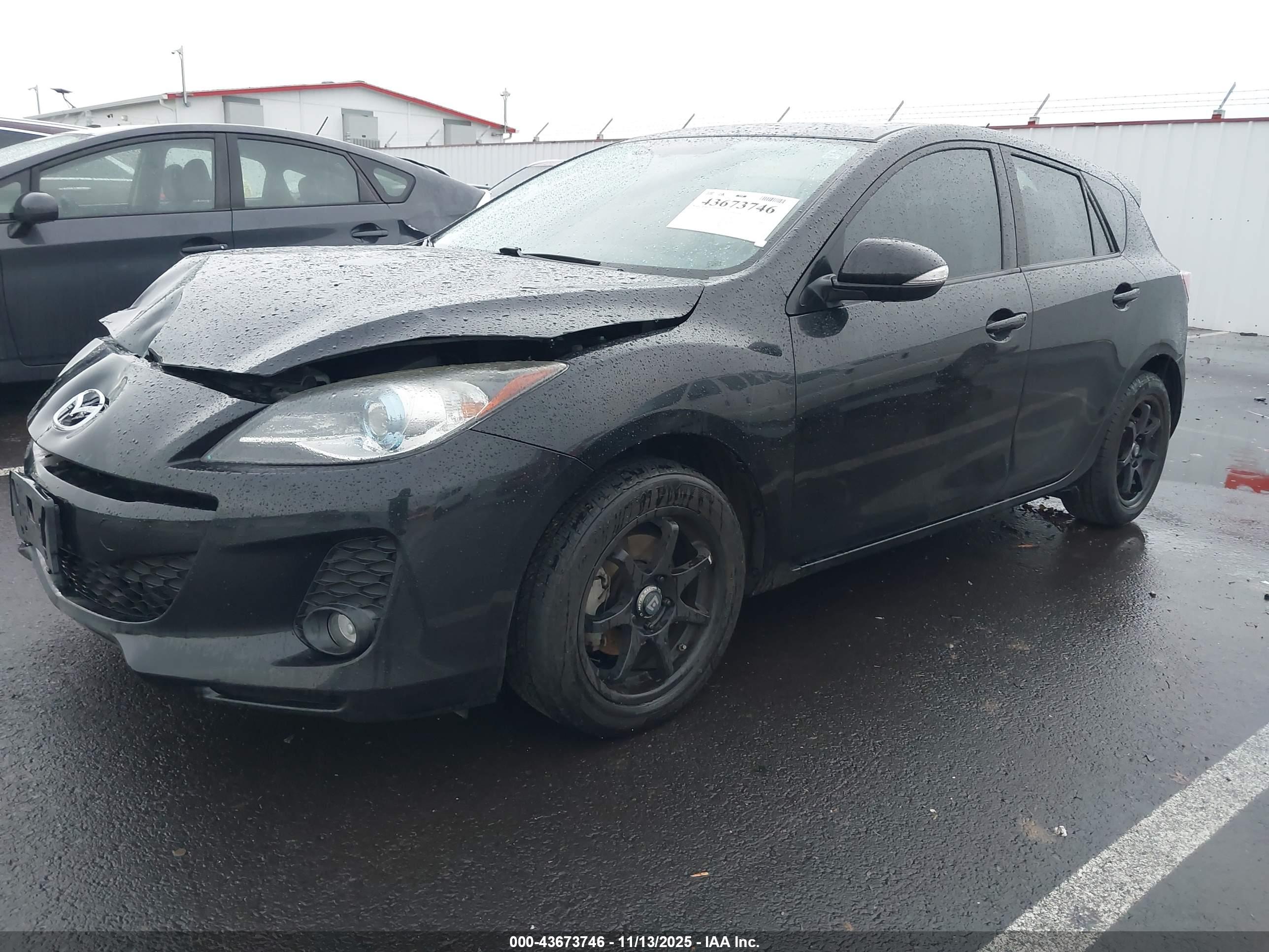 MAZDA MAZDA3 image 2