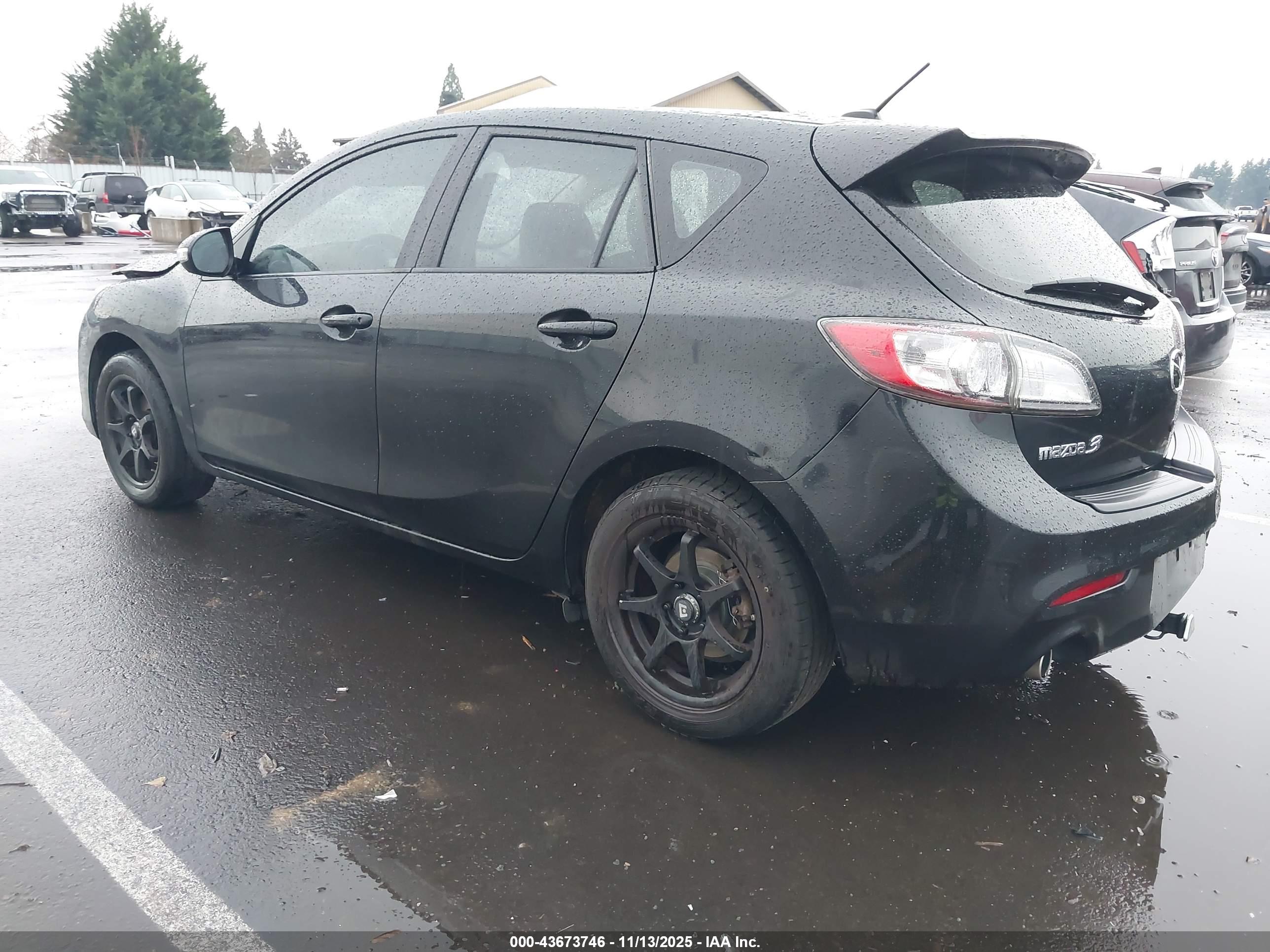MAZDA MAZDA3 image 3