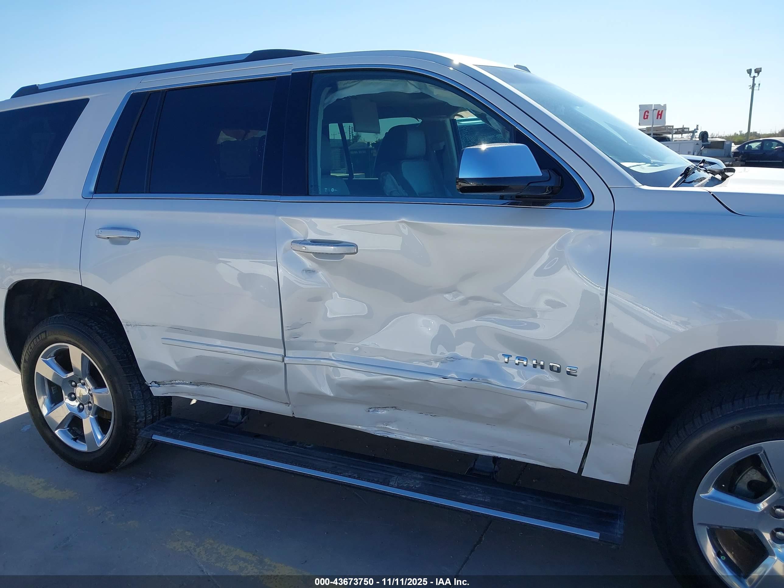 CHEVROLET TAHOE image 6