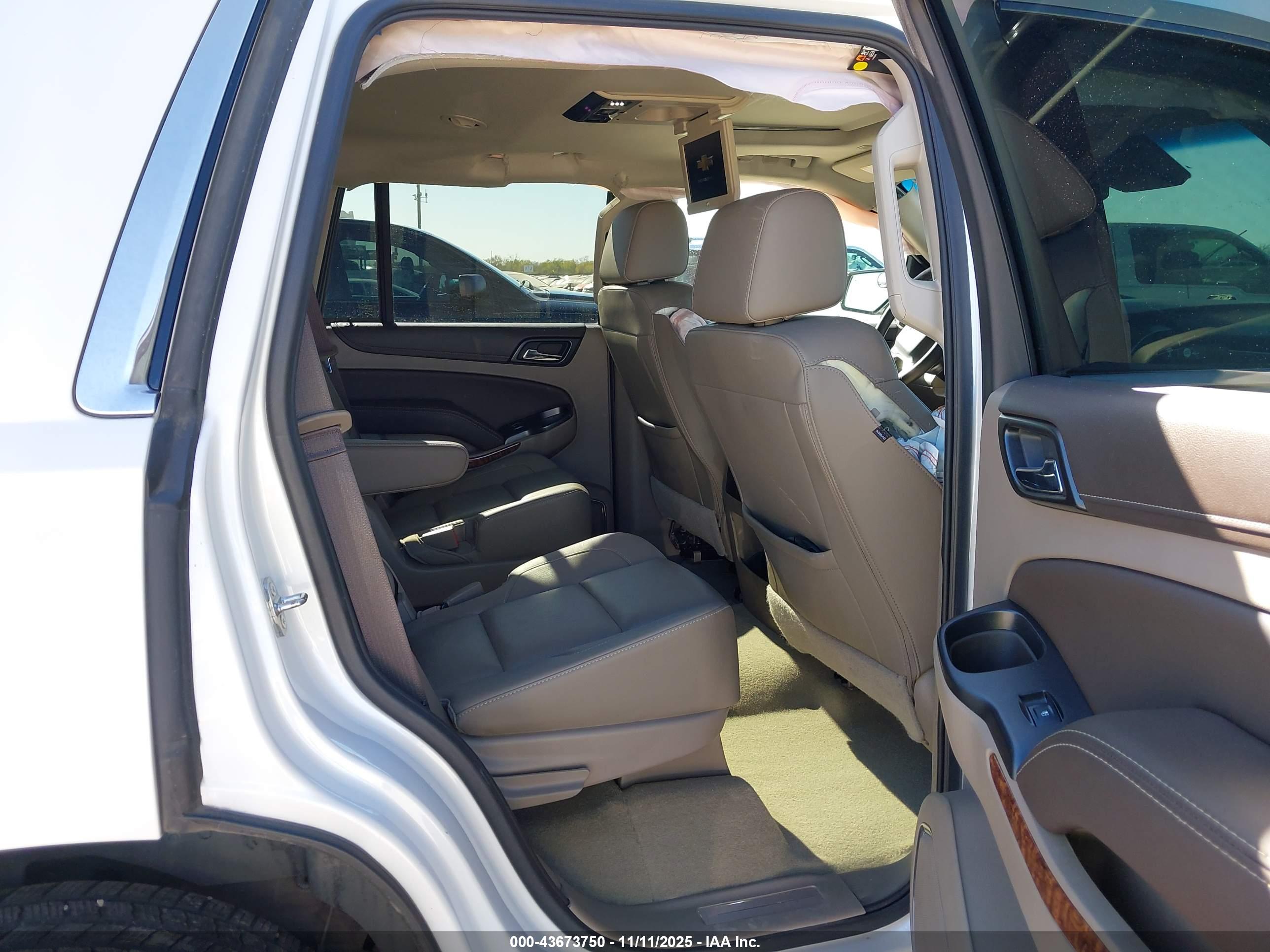 CHEVROLET TAHOE image 8