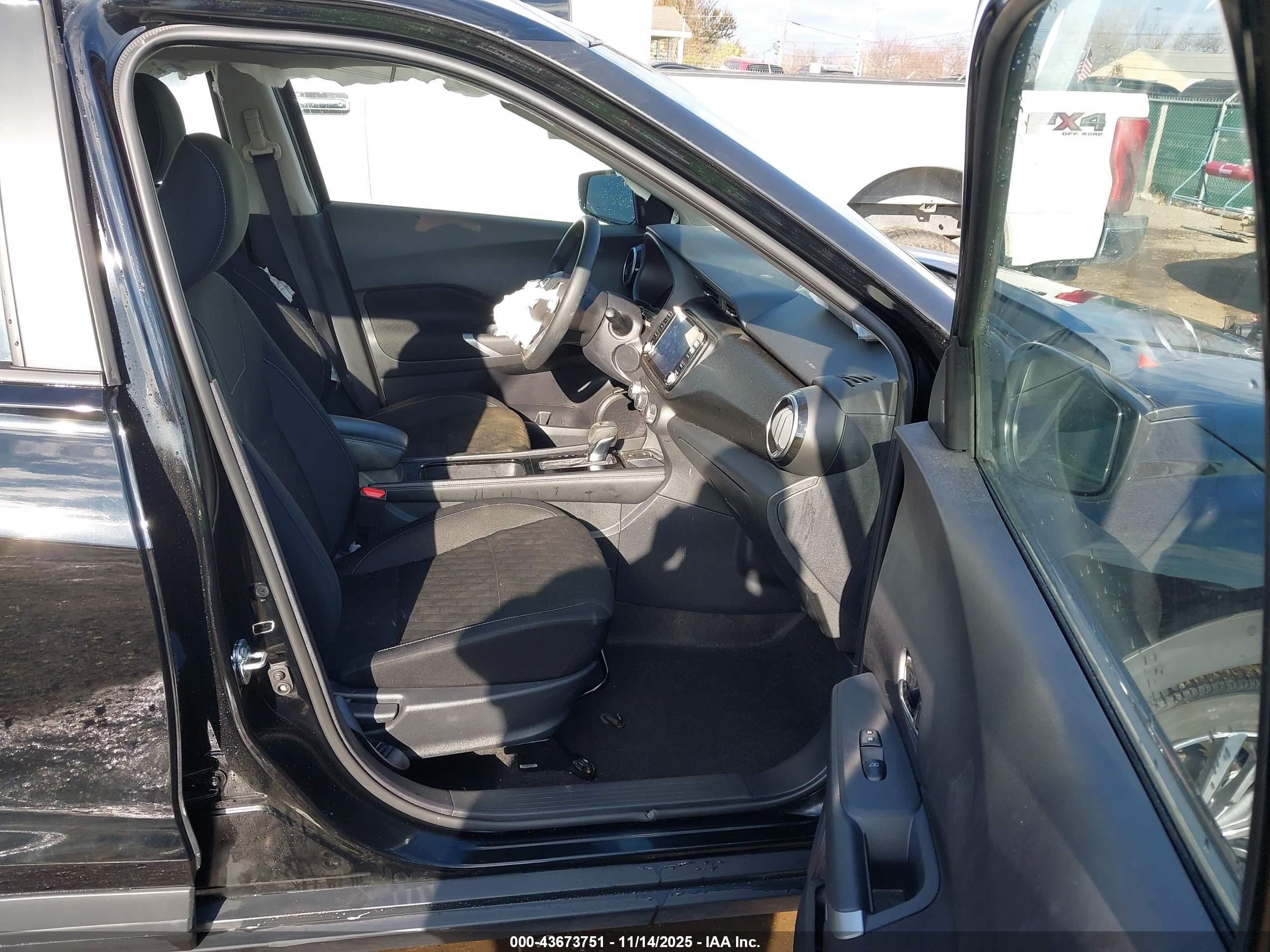 NISSAN KICKS image 5