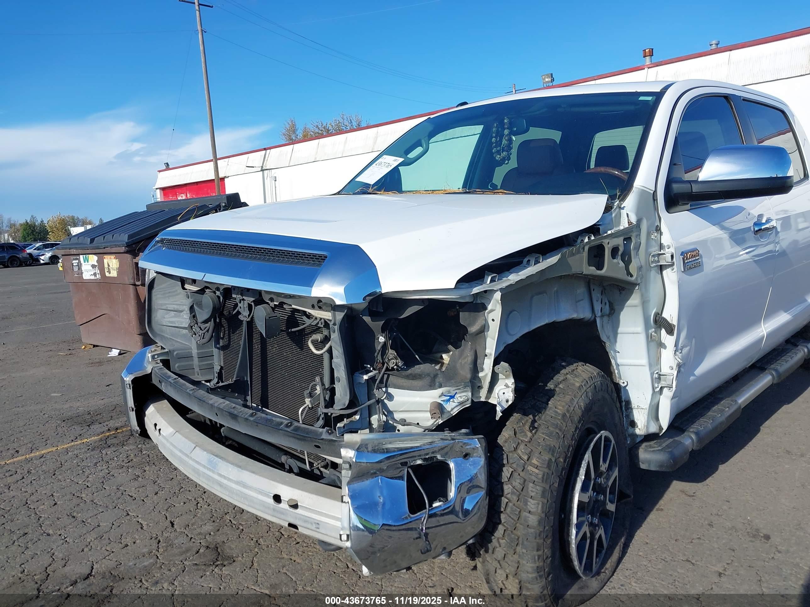 TOYOTA TUNDRA image 6