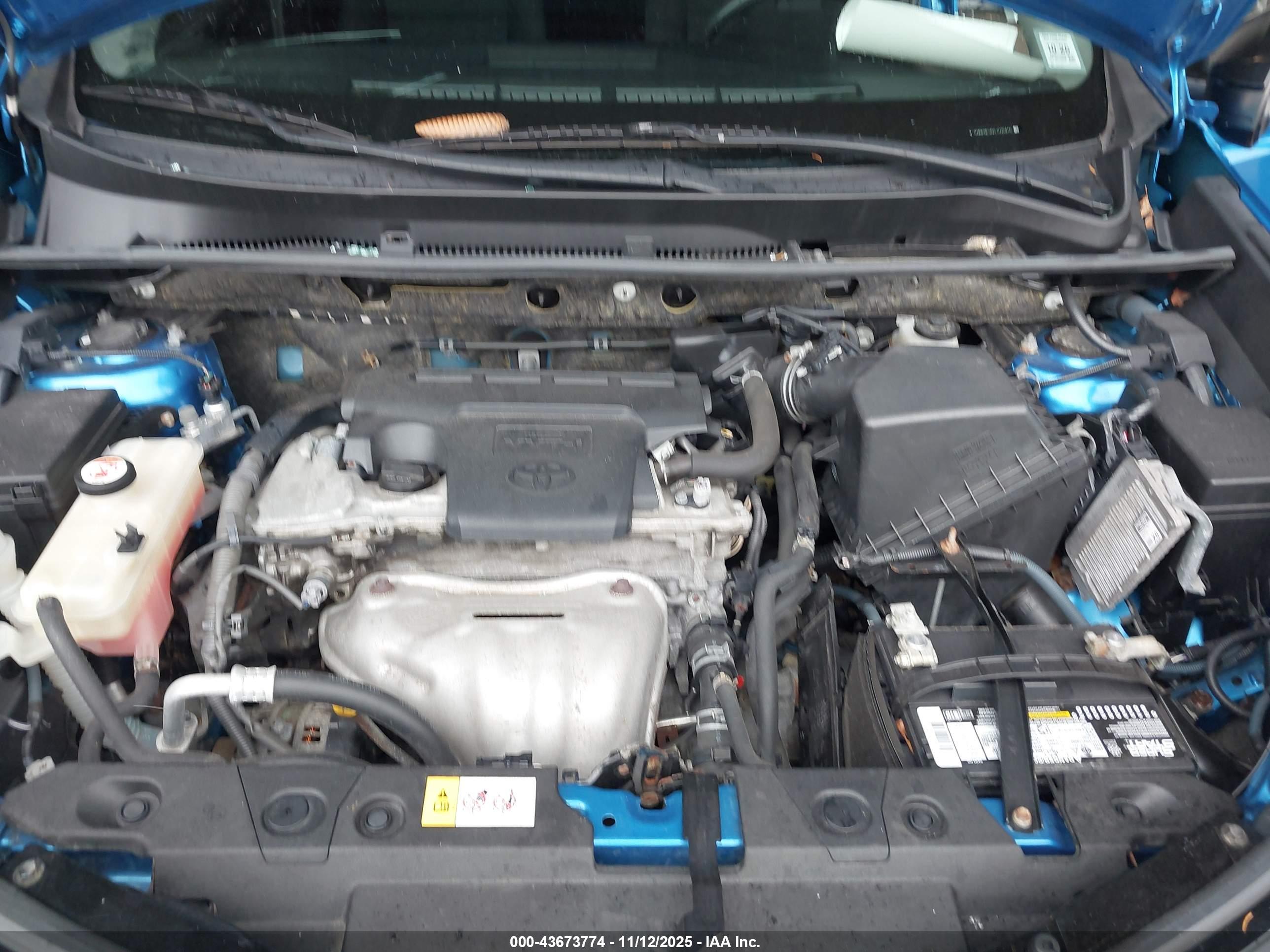 TOYOTA RAV4 image 10