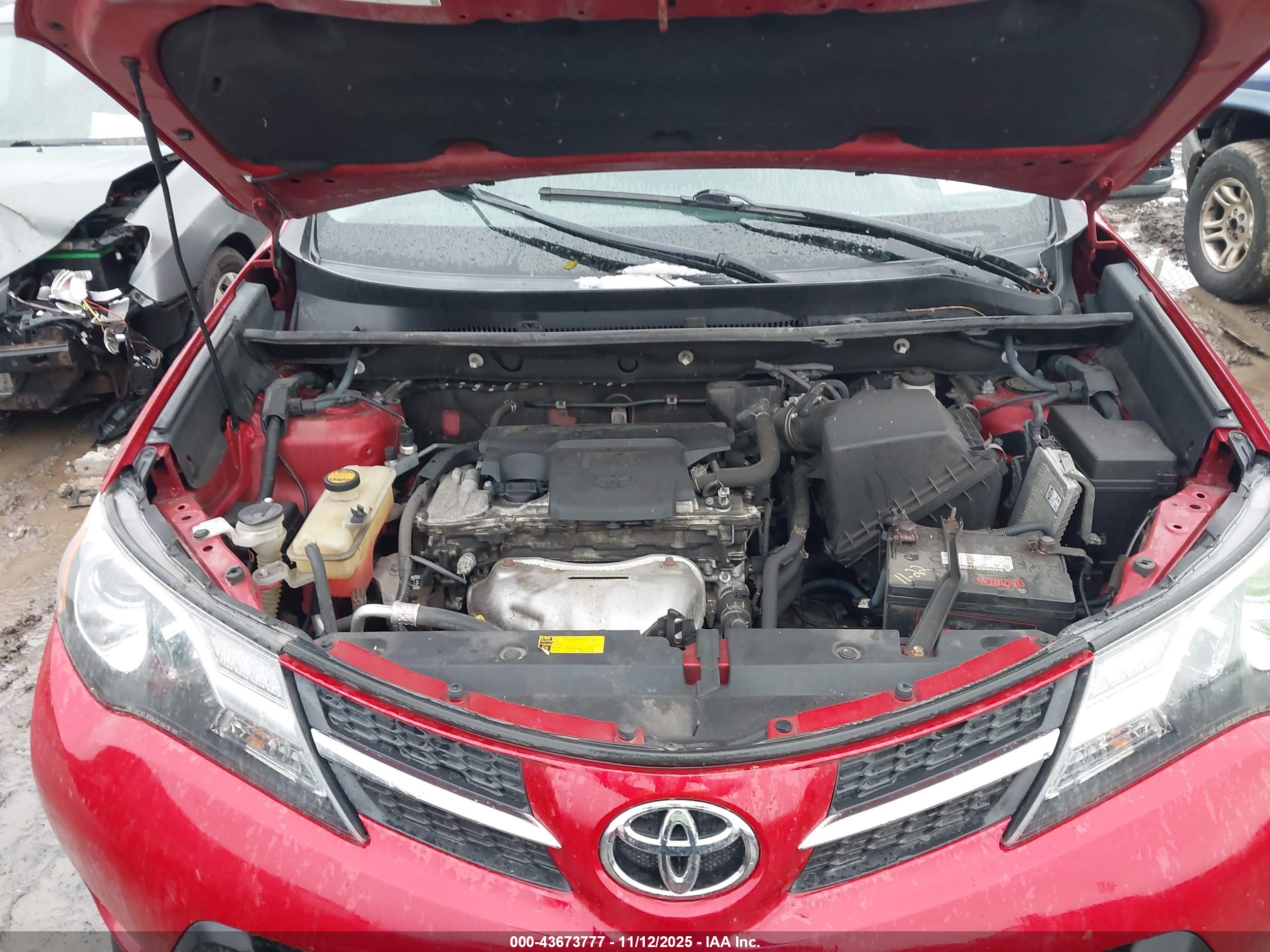 TOYOTA RAV4 image 10
