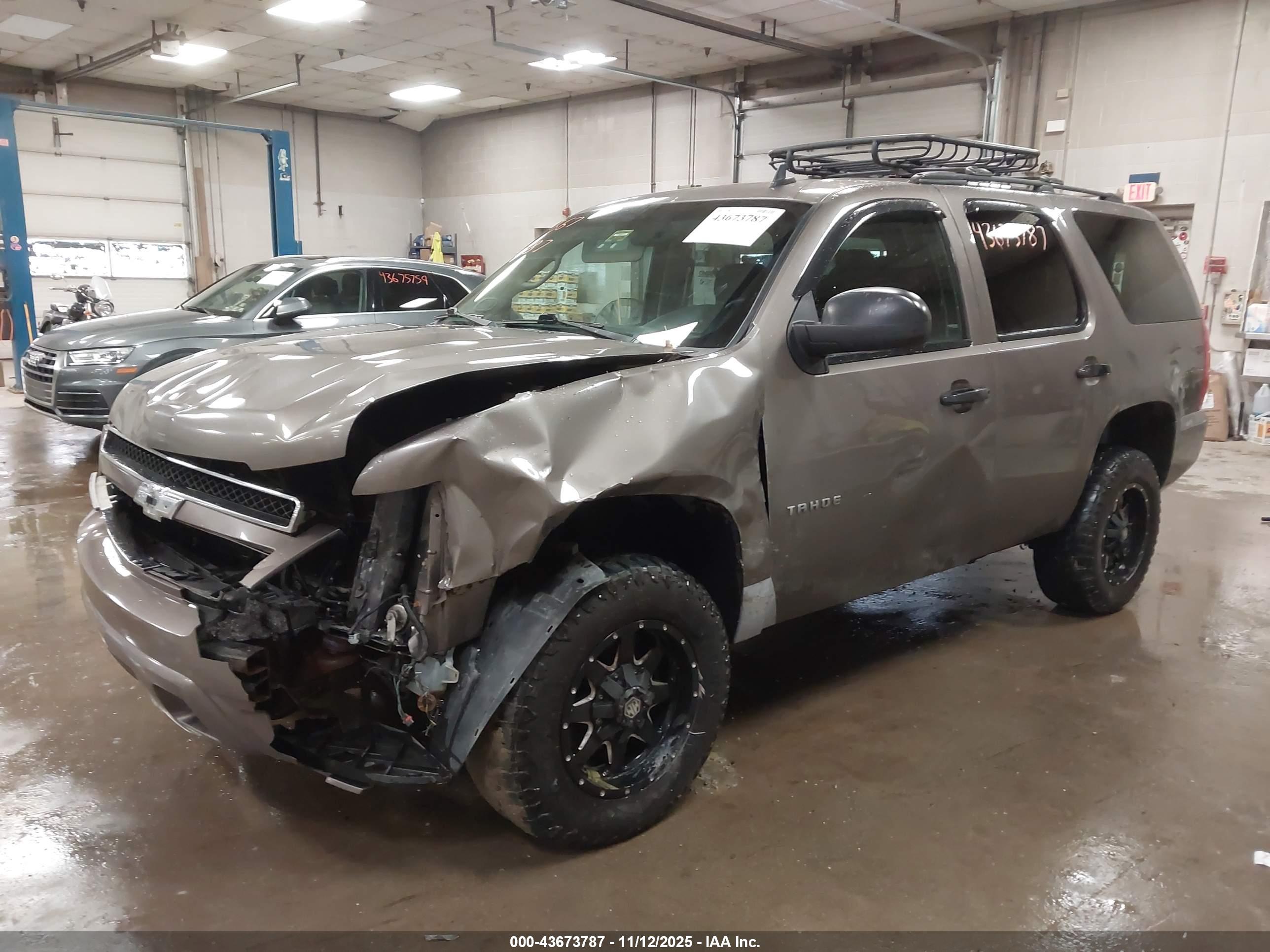 CHEVROLET TAHOE image 2