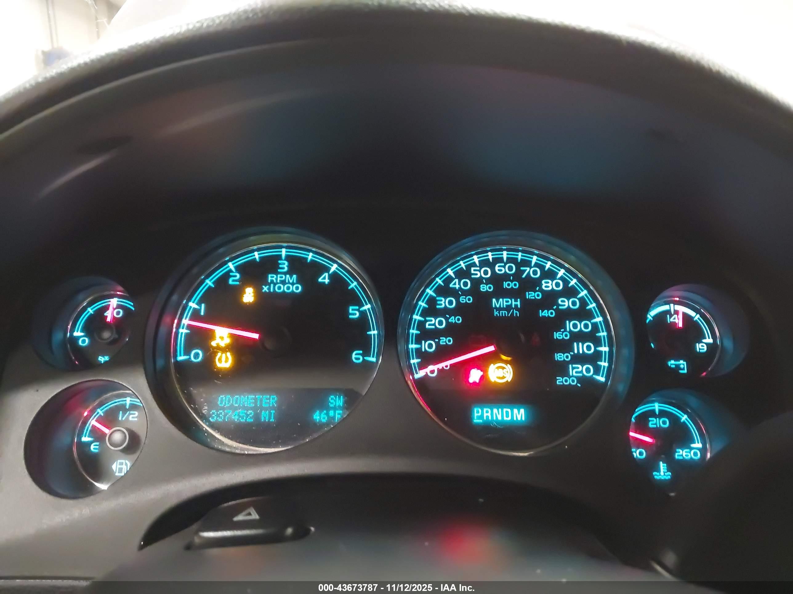 CHEVROLET TAHOE image 7
