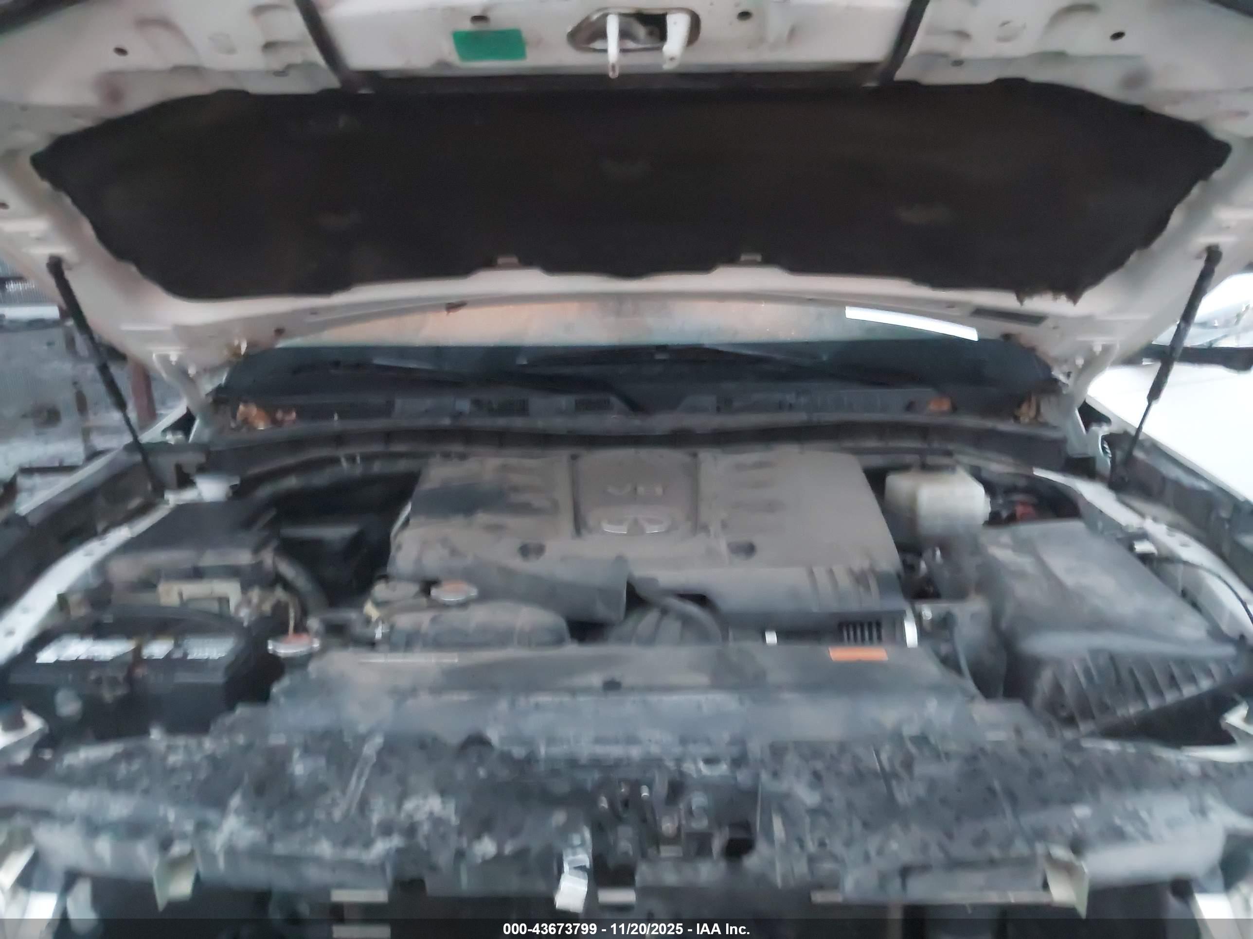 INFINITI QX56 image 10
