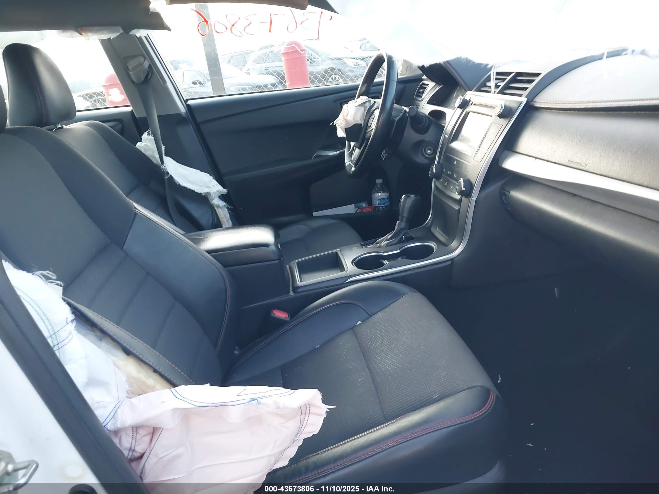 TOYOTA CAMRY image 5
