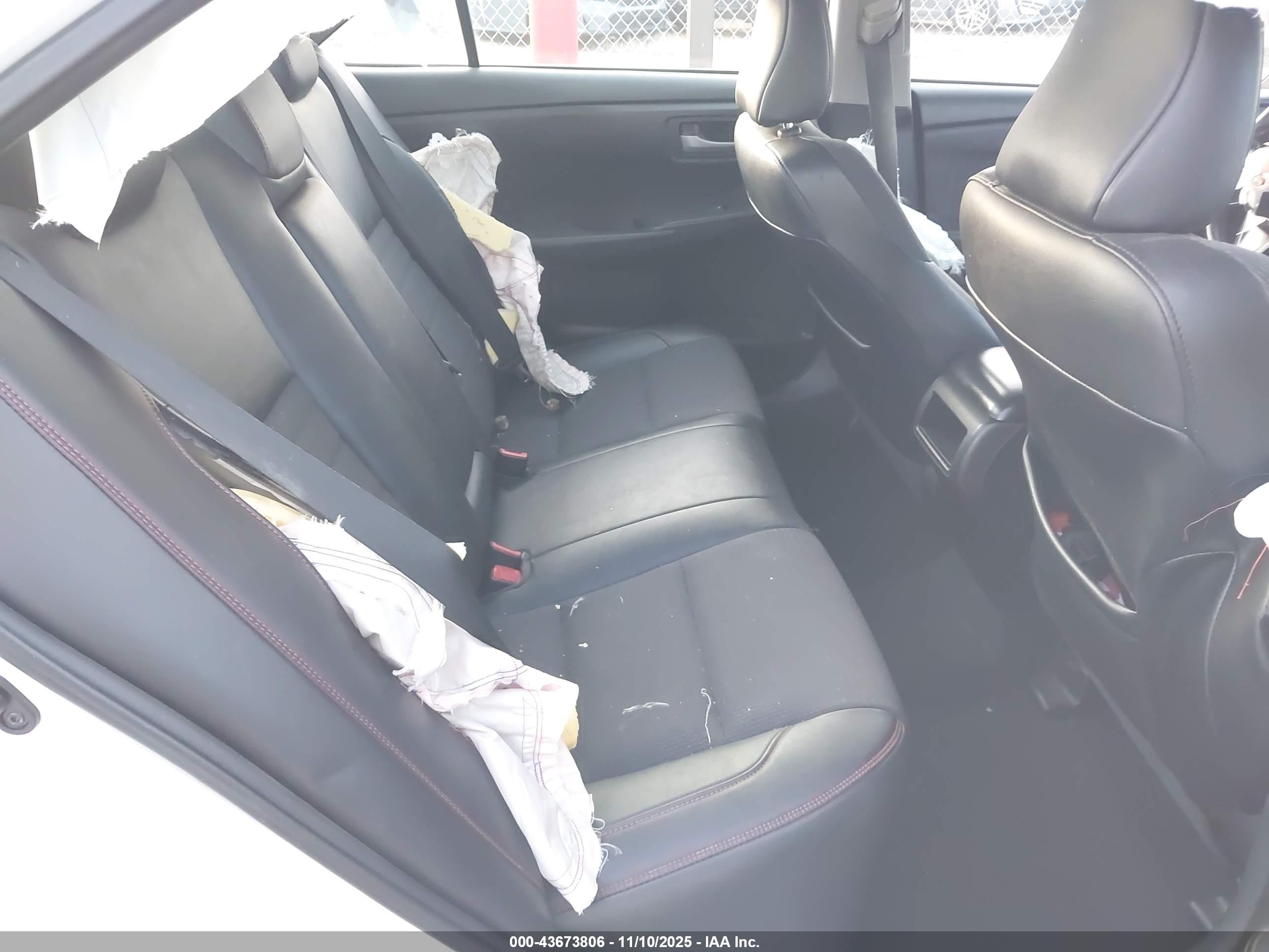 TOYOTA CAMRY image 8